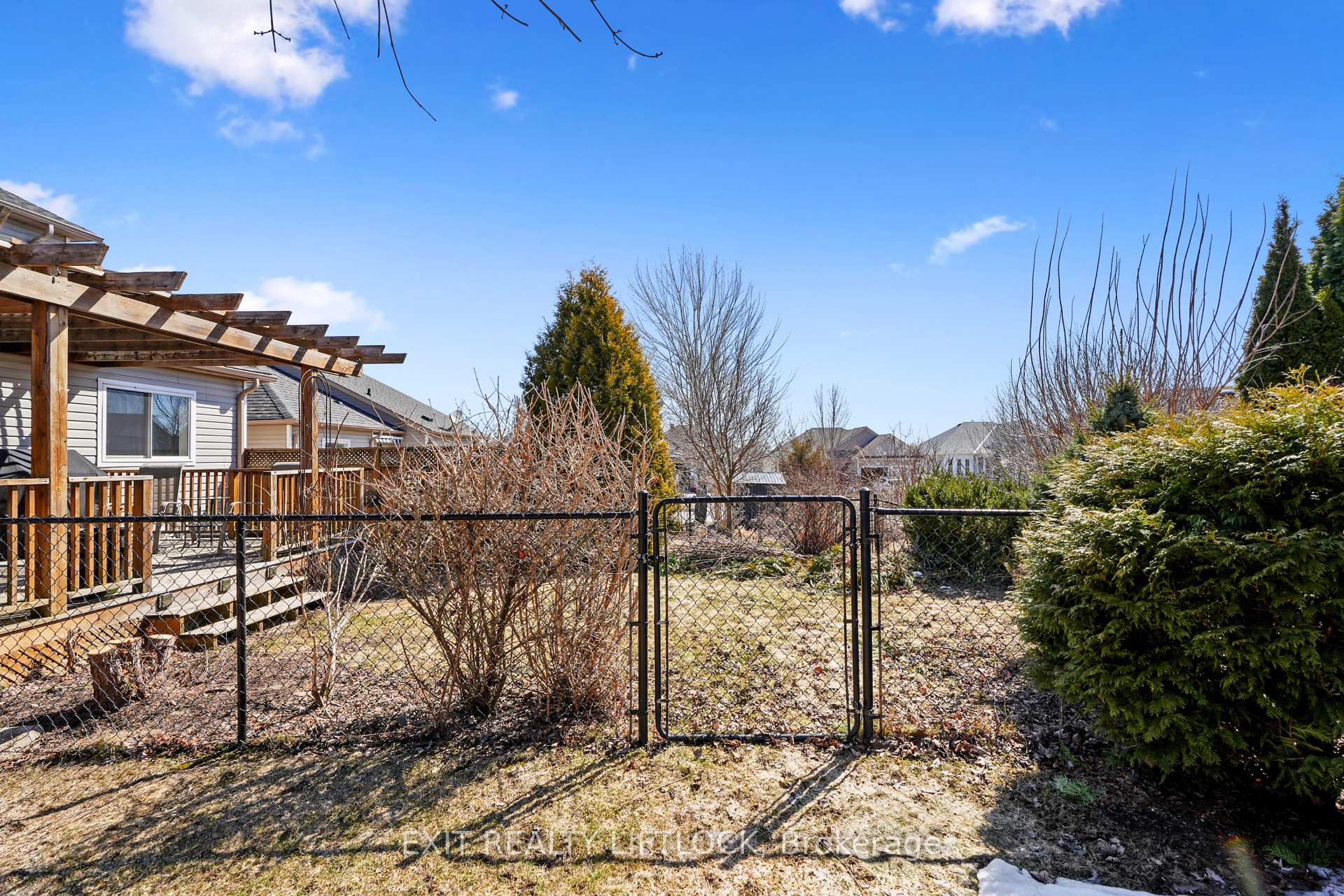 Photo 21 of 561 Garbutt Terrace, Peterborough, Northcrest Ward 5 — HOMEH