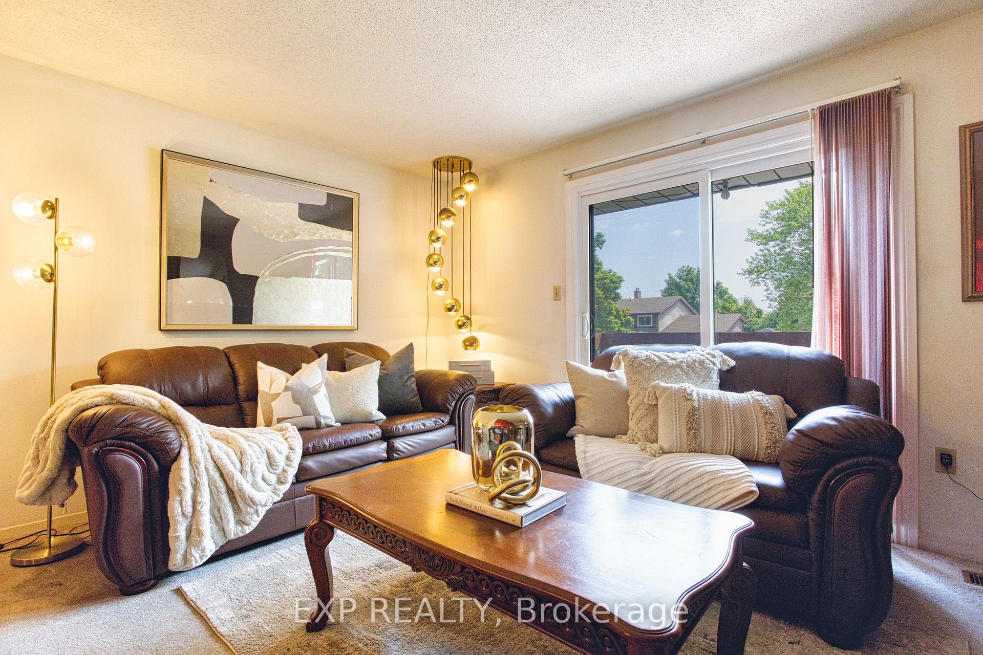 Photo 8 of 4 Cedar Glen, Grimsby, Grimsby West — HOMEH