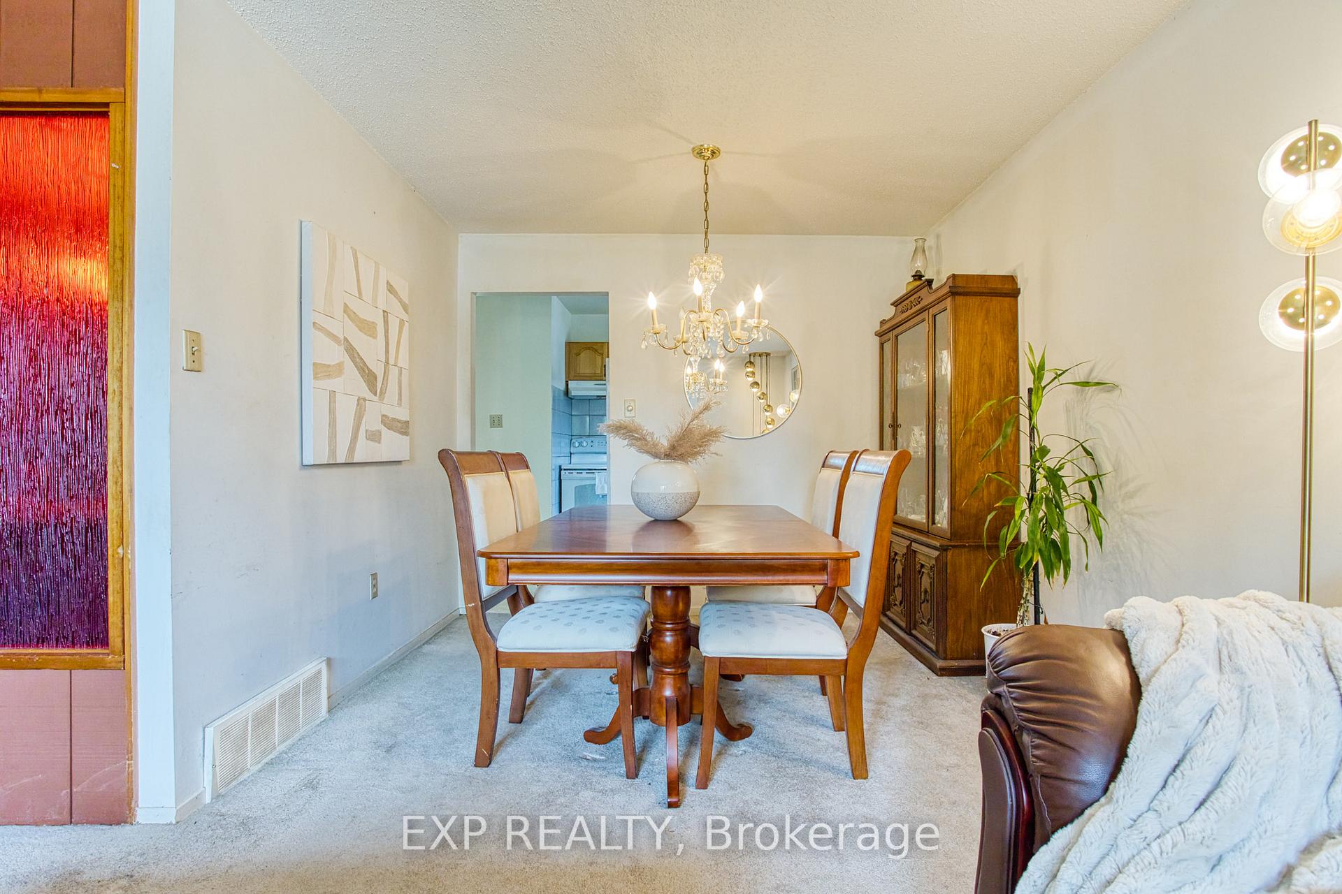 Photo 10 of 4 Cedar Glen, Grimsby, Grimsby West — HOMEH