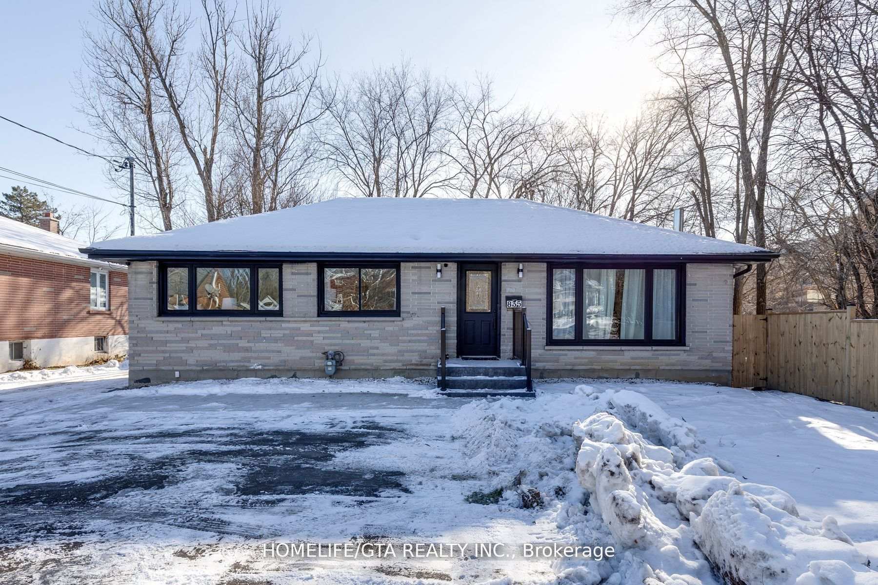 Photo 2 of 835 Sherbrooke Street, Peterborough, Otonabee Ward 1 — HOMEH