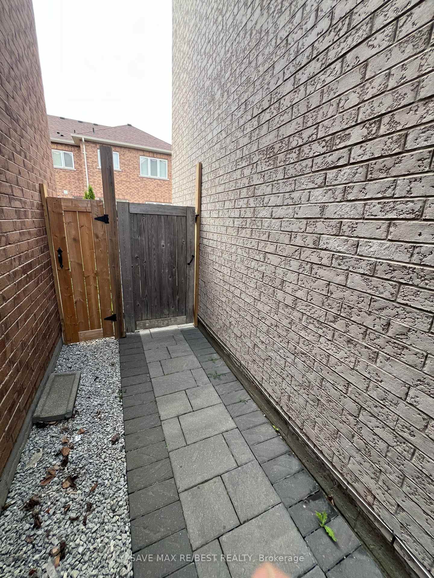 Photo 8 of Unit Basement, 8 Yardmaster Drive, Brampton, Northwest Brampton — HOMEH