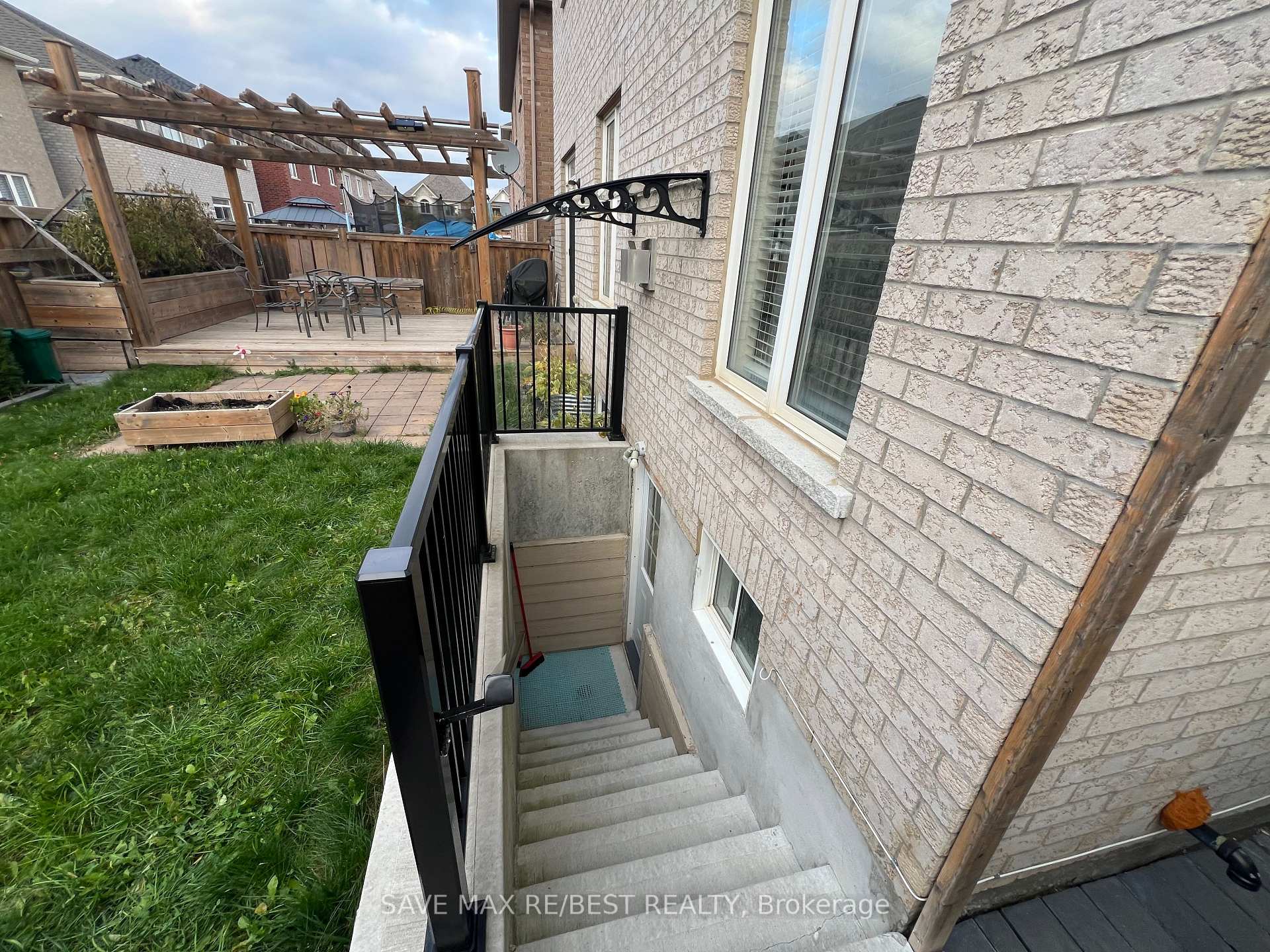Photo 5 of Unit Basement, 8 Yardmaster Drive, Brampton, Northwest Brampton — HOMEH