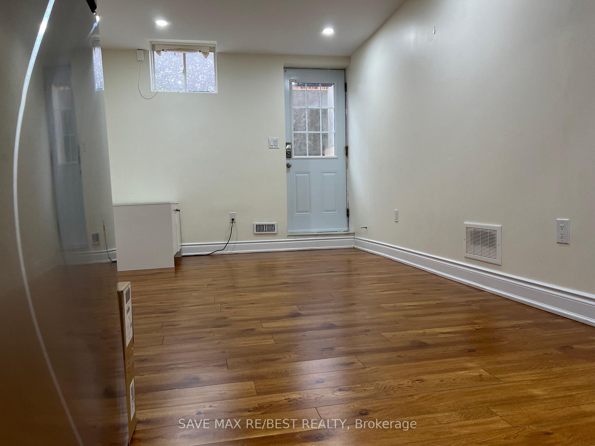 Photo 4 of Unit Basement, 8 Yardmaster Drive, Brampton, Northwest Brampton — HOMEH