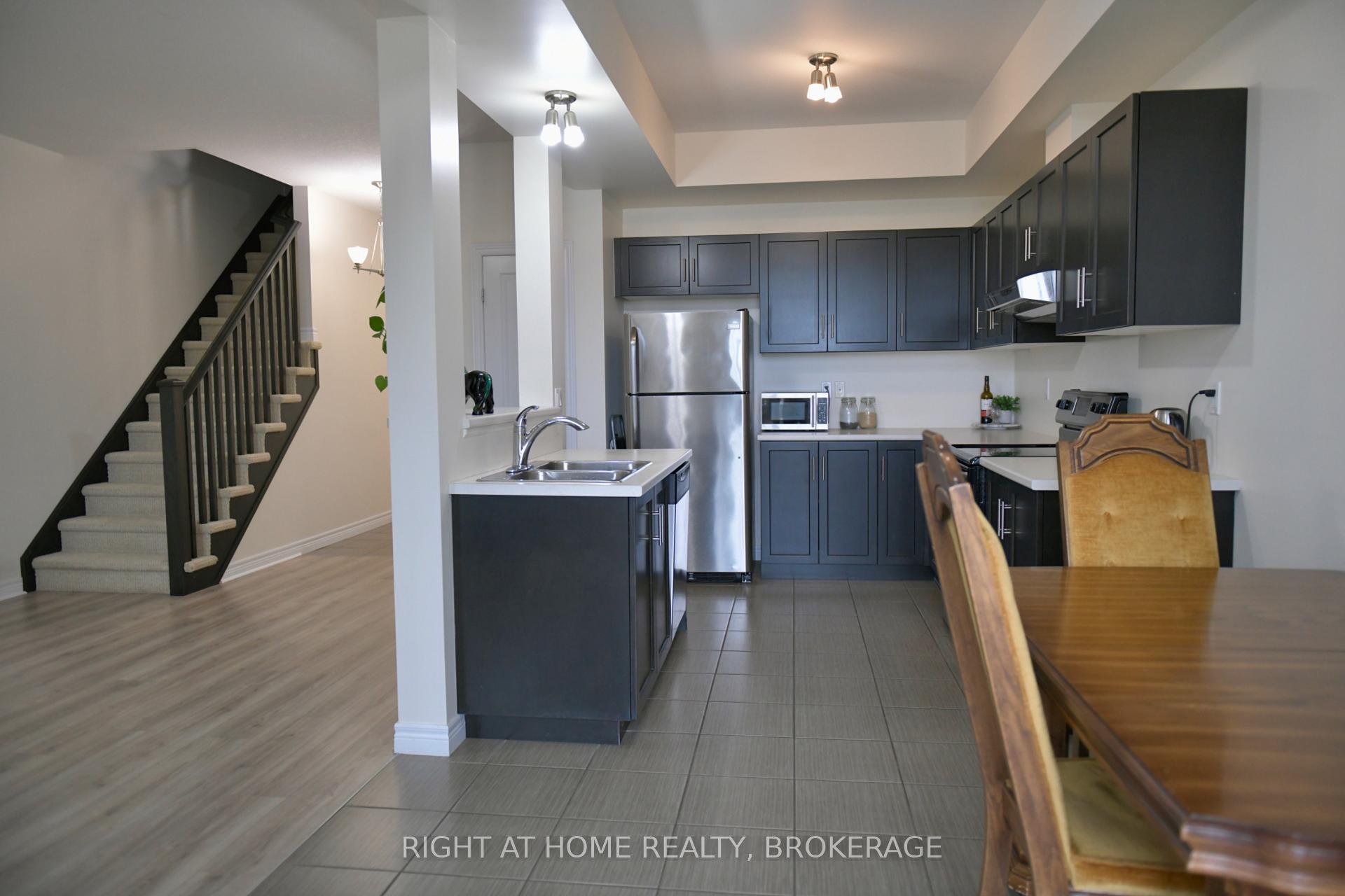 Photo 6 of Unit 18, 8 Lakelawn Road, Grimsby, Grimsby Beach — HOMEH