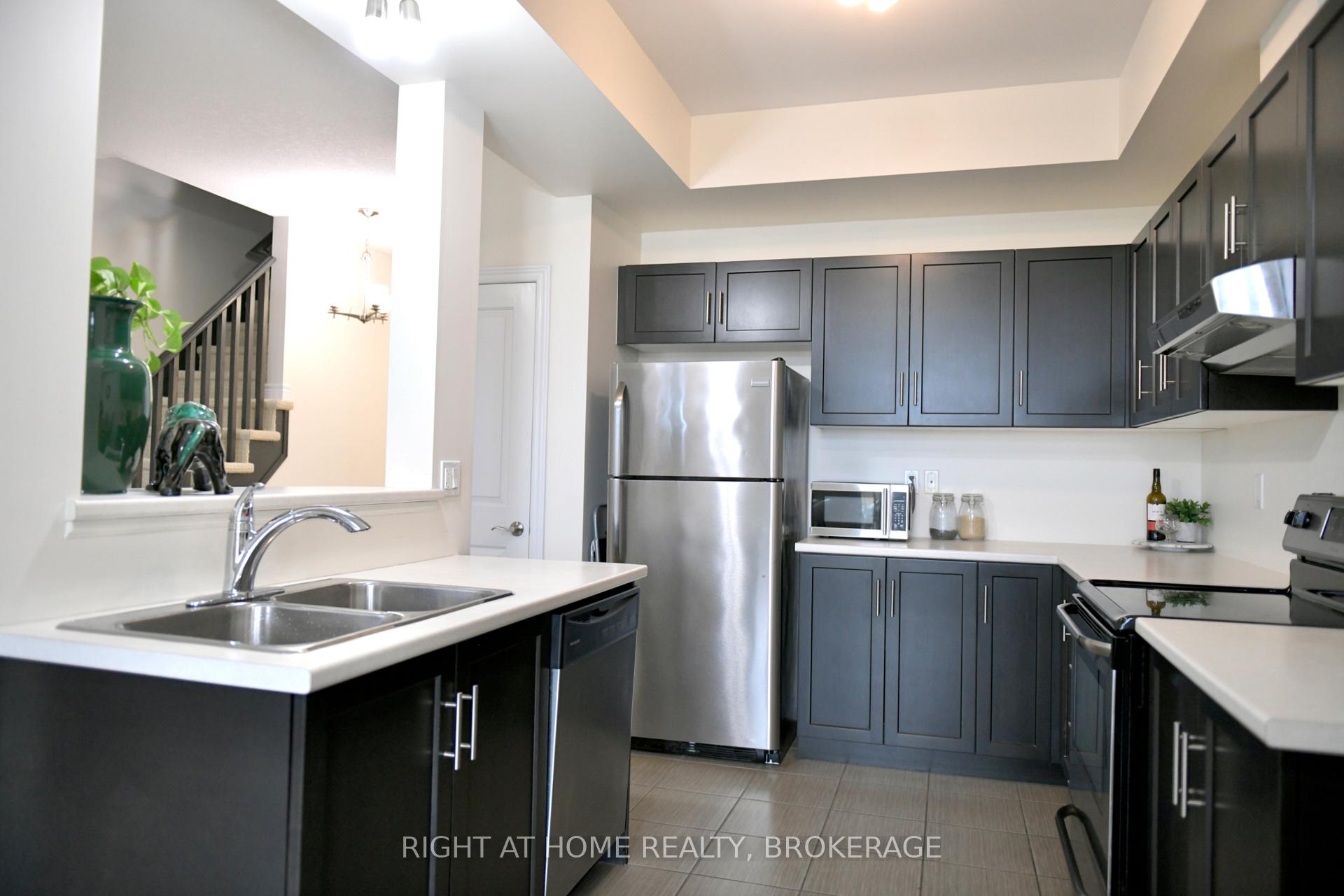Photo 7 of Unit 18, 8 Lakelawn Road, Grimsby, Grimsby Beach — HOMEH