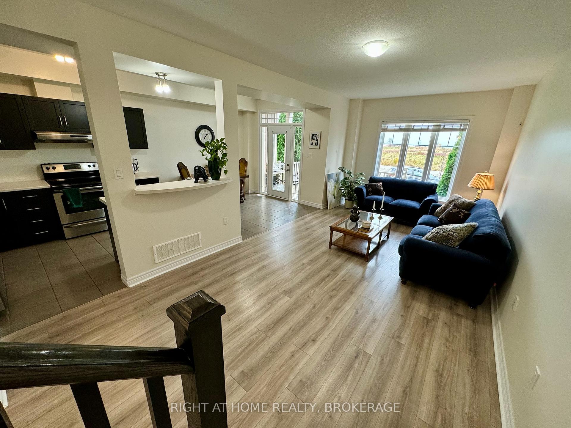 Photo 9 of Unit 18, 8 Lakelawn Road, Grimsby, Grimsby Beach — HOMEH