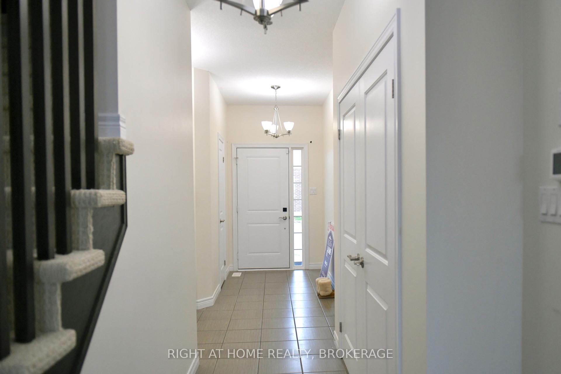 Photo 10 of Unit 18, 8 Lakelawn Road, Grimsby, Grimsby Beach — HOMEH