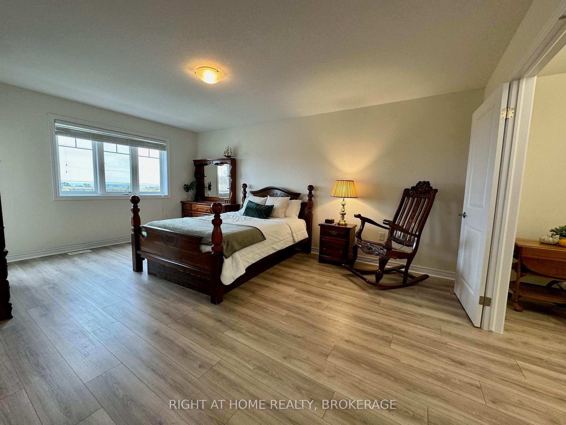 Photo 13 of Unit 18, 8 Lakelawn Road, Grimsby, Grimsby Beach — HOMEH