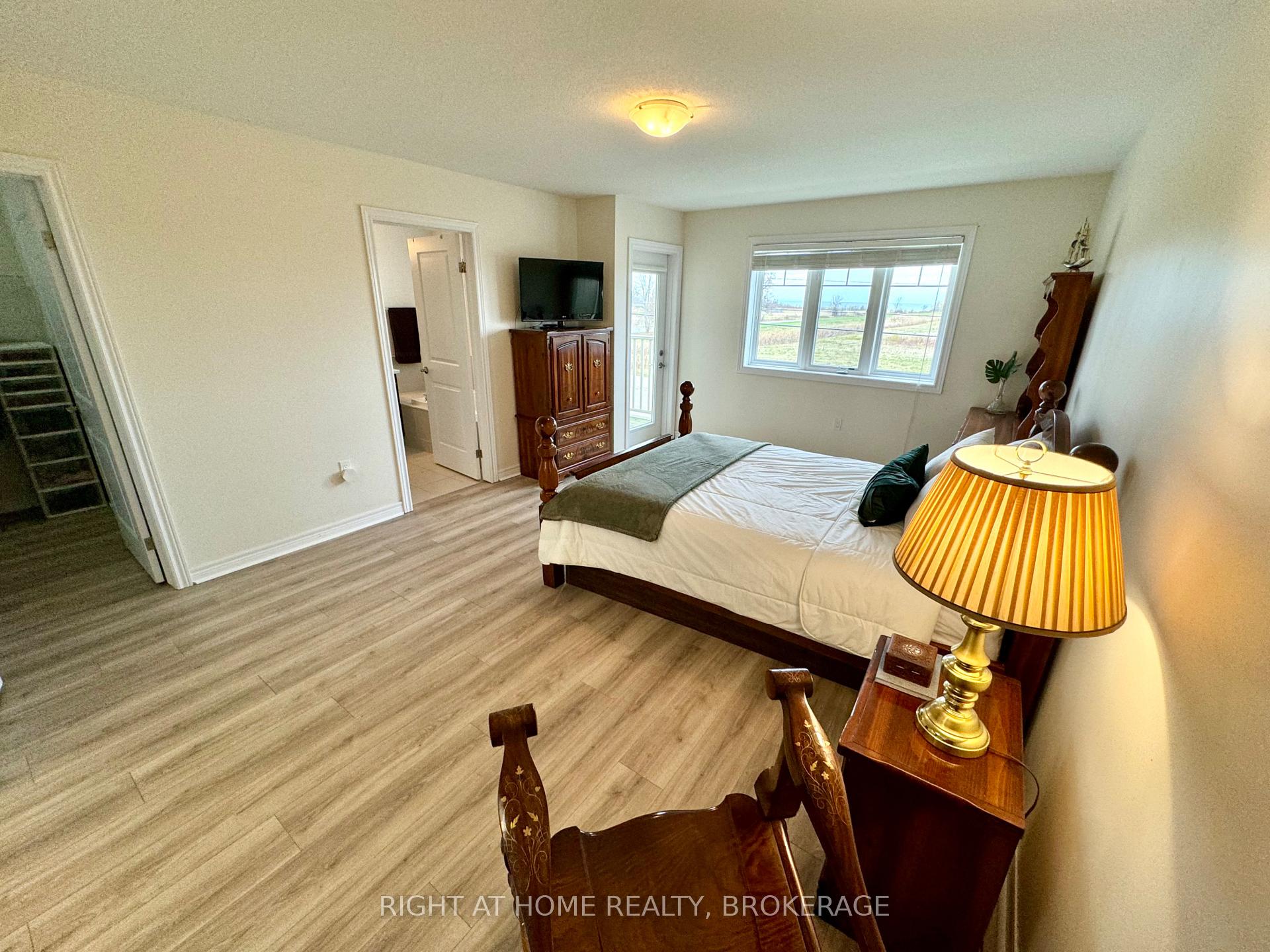 Photo 15 of Unit 18, 8 Lakelawn Road, Grimsby, Grimsby Beach — HOMEH