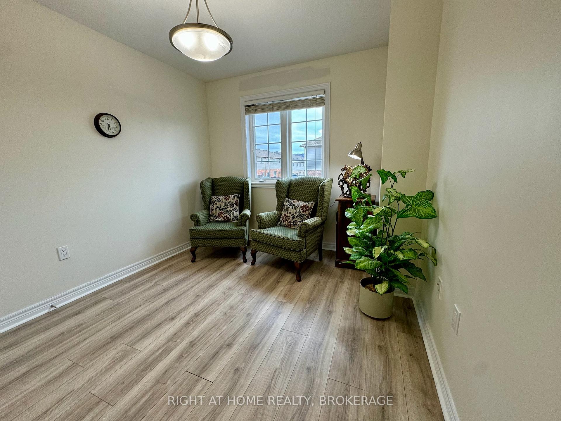 Photo 25 of Unit 18, 8 Lakelawn Road, Grimsby, Grimsby Beach — HOMEH