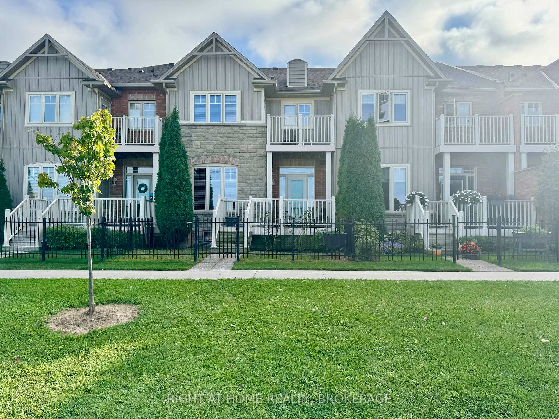 Photo 33 of Unit 18, 8 Lakelawn Road, Grimsby, Grimsby Beach — HOMEH