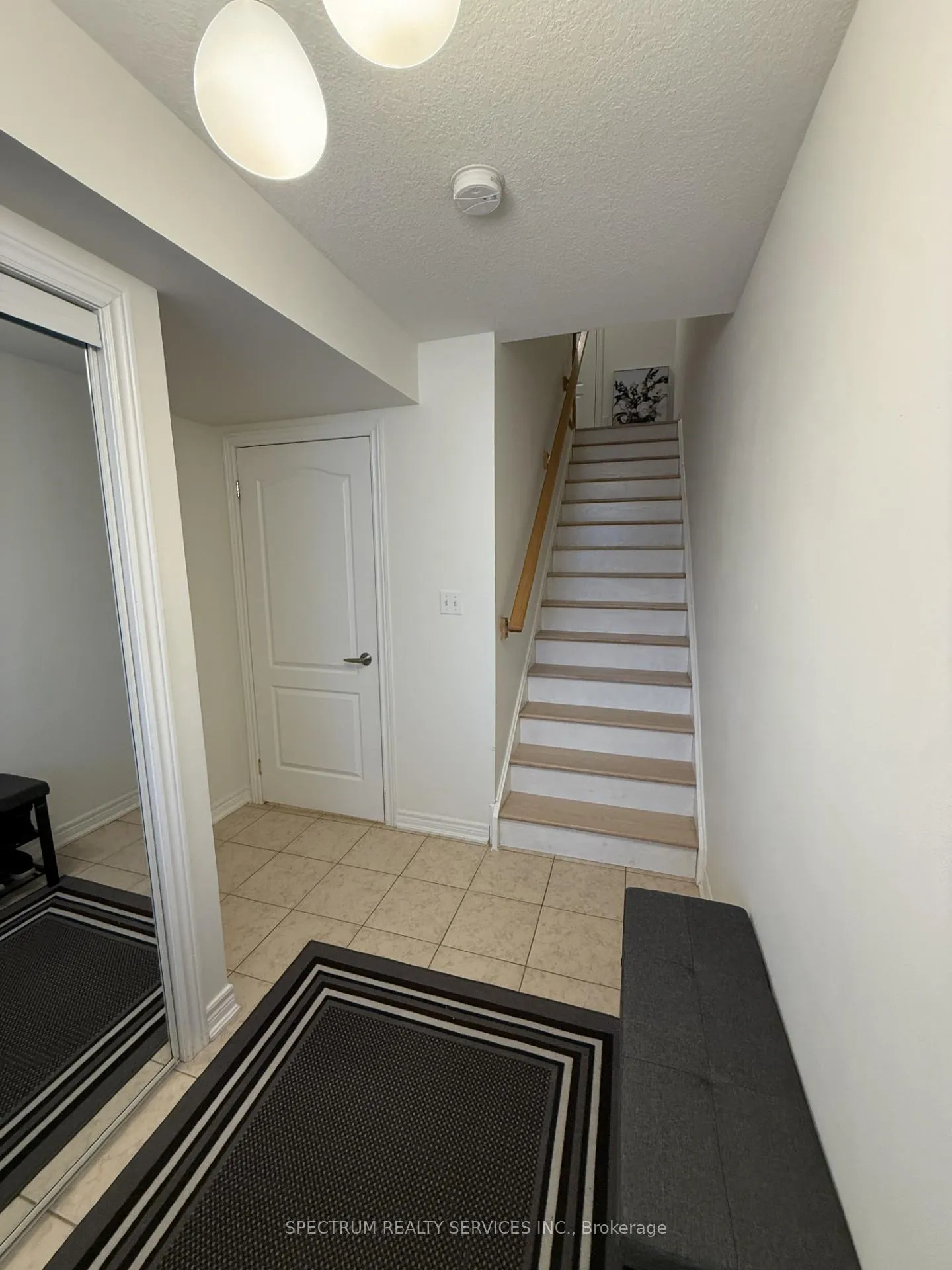 Photo 4 of 154 Truedell Circle, Hamilton, Waterdown — HOMEH