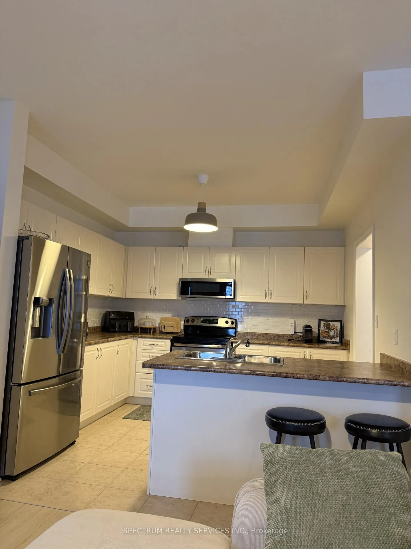Photo 10 of 154 Truedell Circle, Hamilton, Waterdown — HOMEH