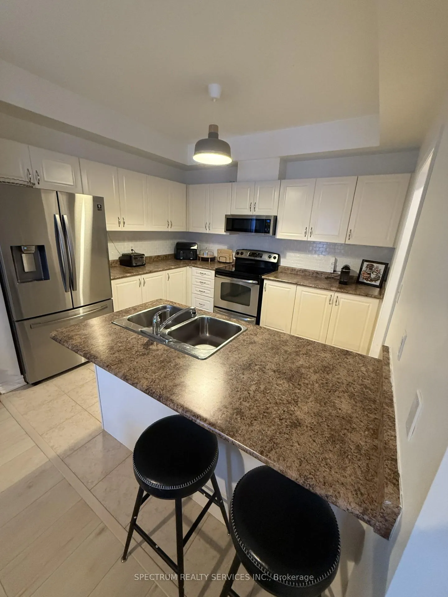 Photo 11 of 154 Truedell Circle, Hamilton, Waterdown — HOMEH