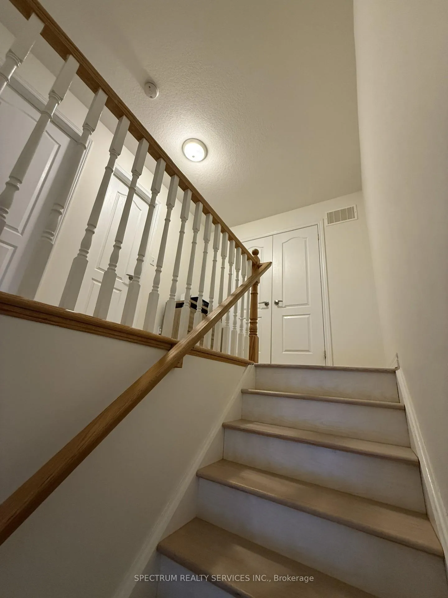 Photo 18 of 154 Truedell Circle, Hamilton, Waterdown — HOMEH