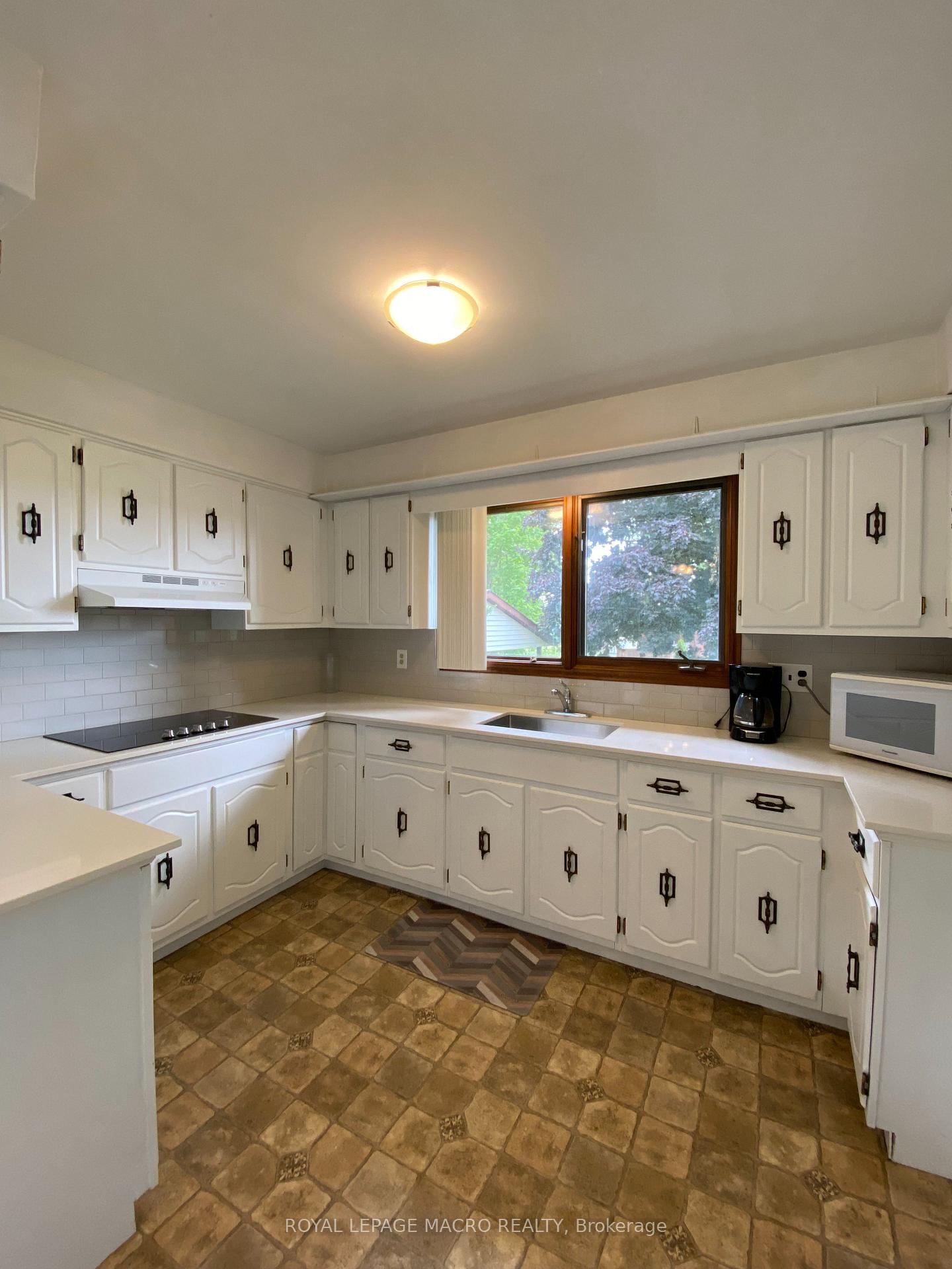 Photo 7 of 277 Pottruff Road, Brant, Paris — HOMEH