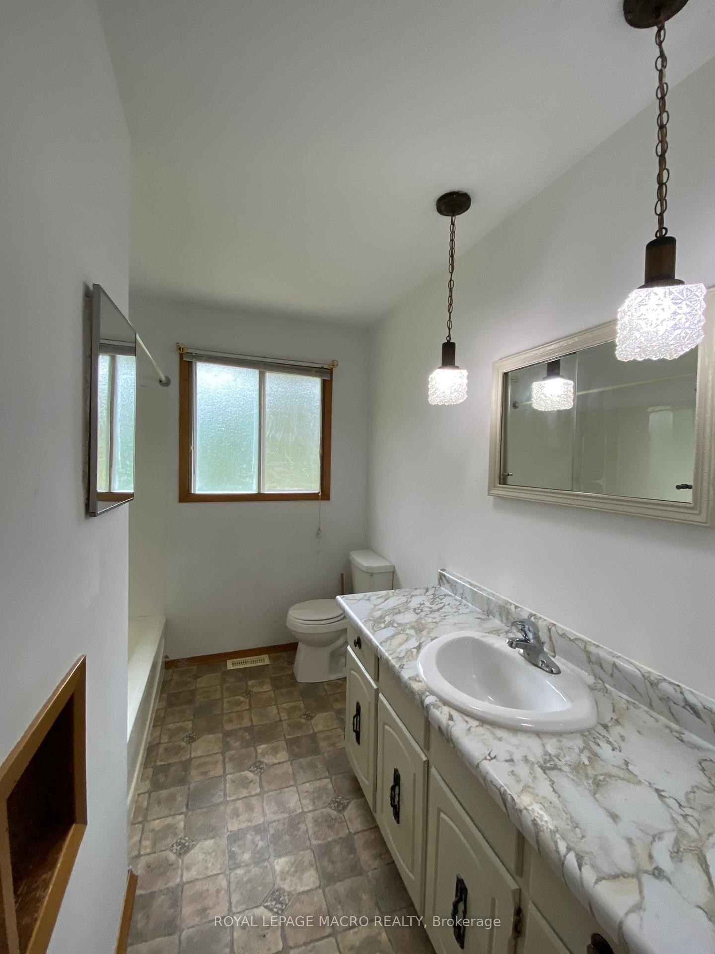 Photo 13 of 277 Pottruff Road, Brant, Paris — HOMEH
