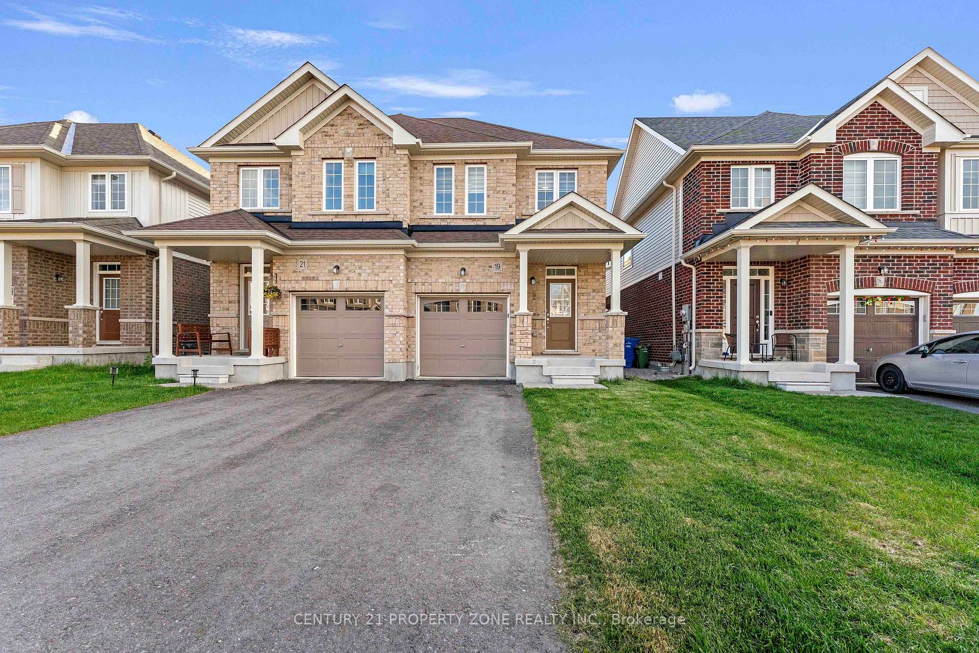 Photo 2 of 19 Elsegood Drive, Guelph, Kortright East — HOMEH