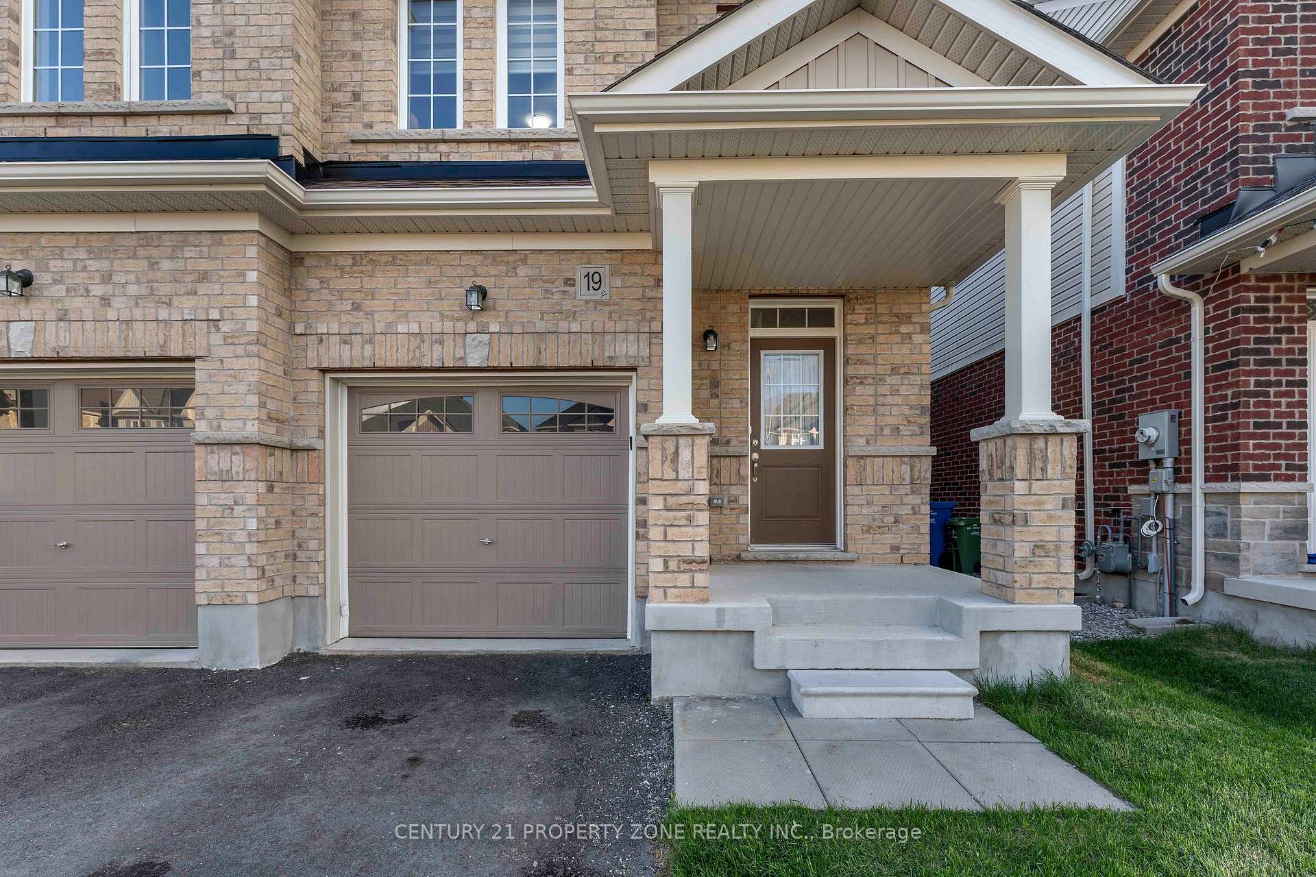 Photo 3 of 19 Elsegood Drive, Guelph, Kortright East — HOMEH