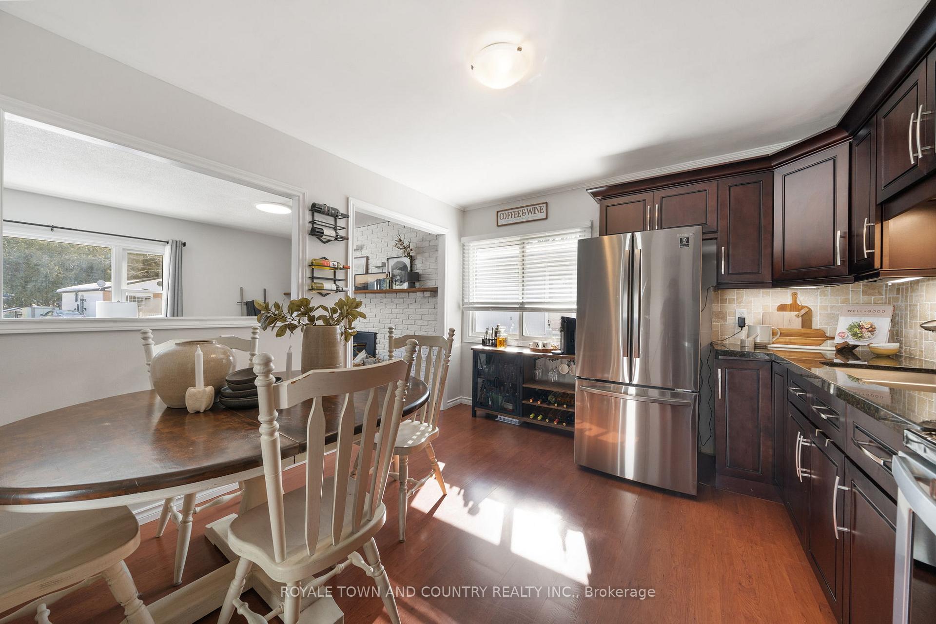 Photo 11 of 1672 Redwood Drive, Peterborough, Monaghan Ward 2 — HOMEH