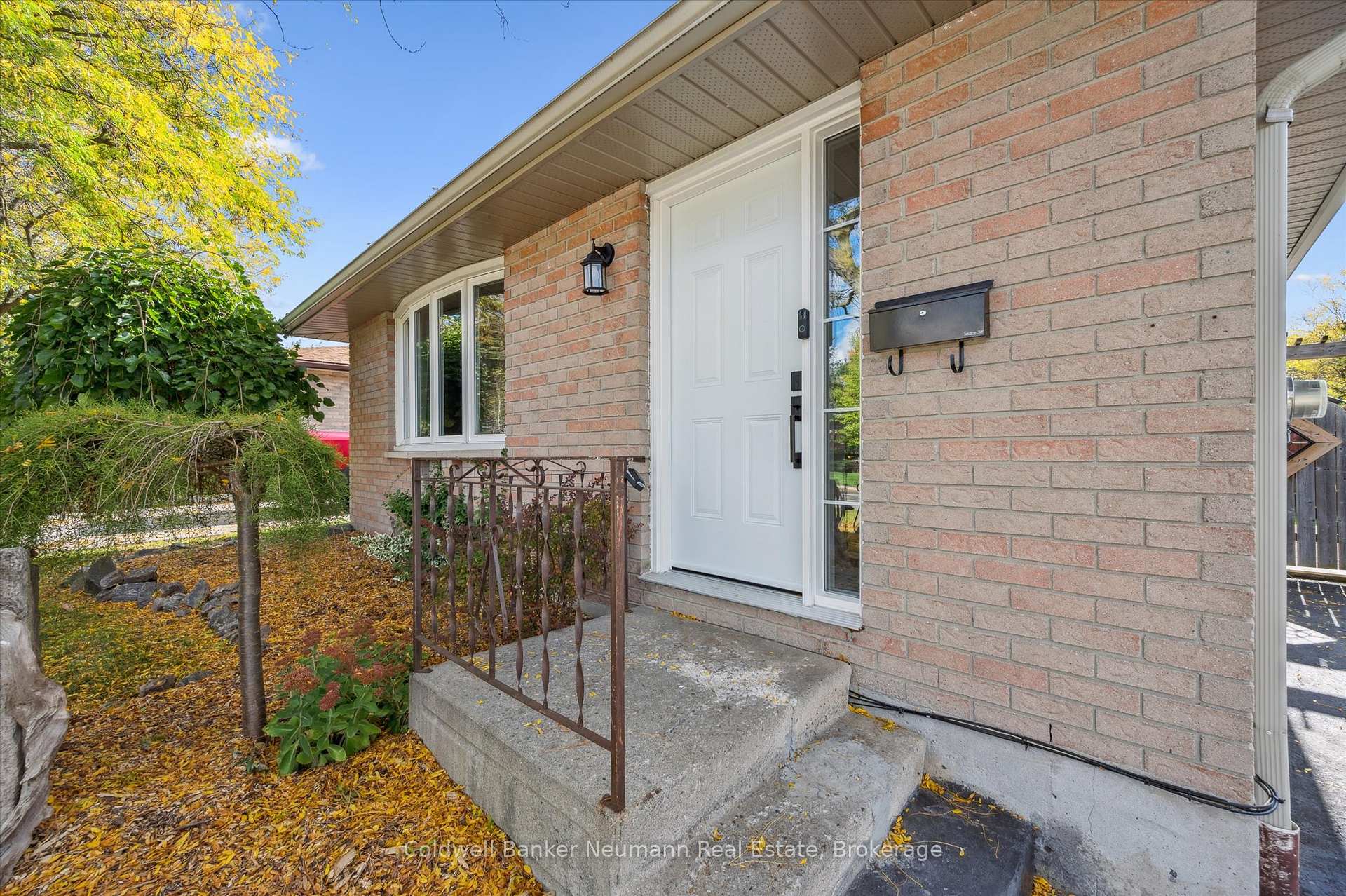 Photo 2 of 26 Upton Crescent, Guelph, Grange Road — HOMEH