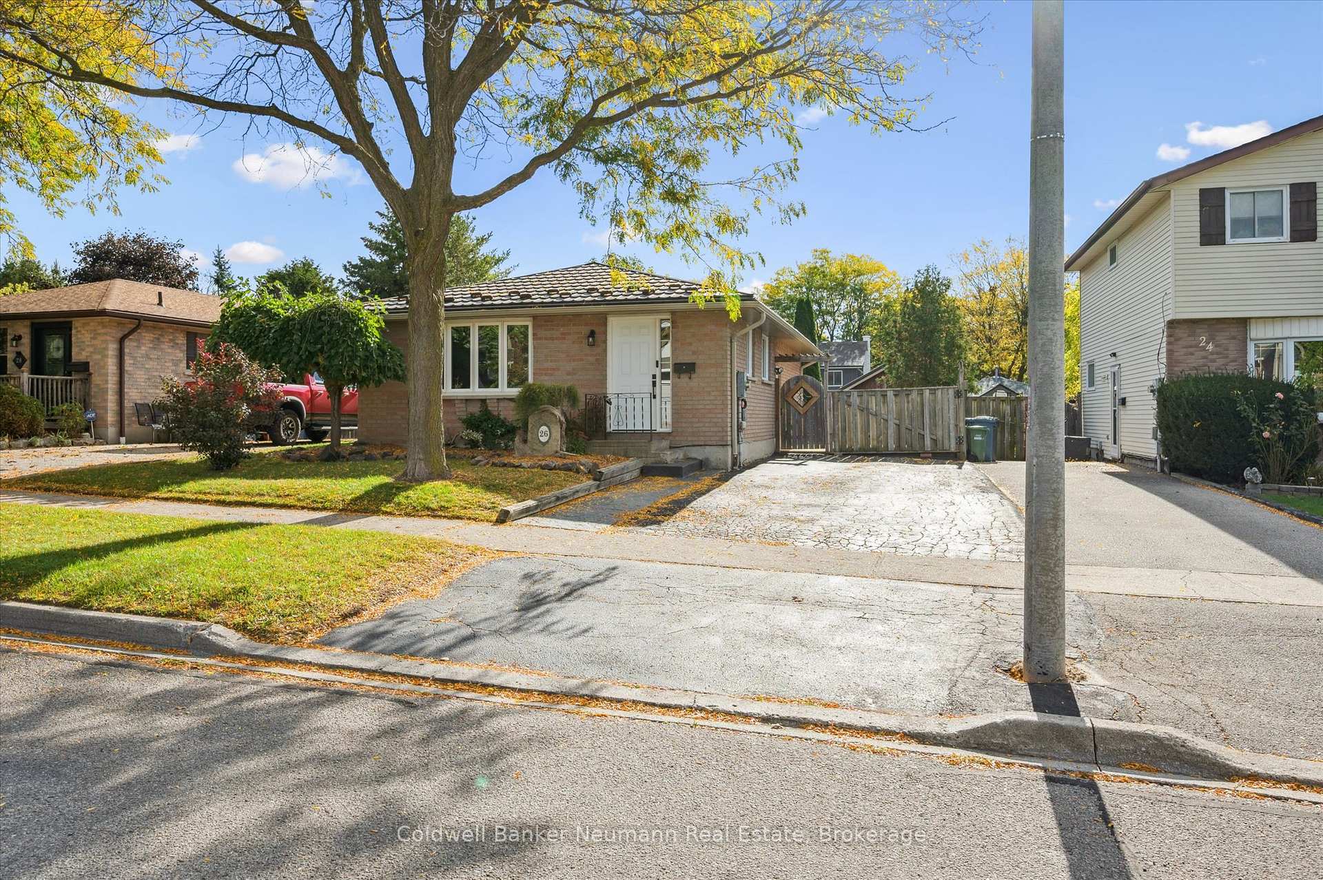 Photo 3 of 26 Upton Crescent, Guelph, Grange Road — HOMEH