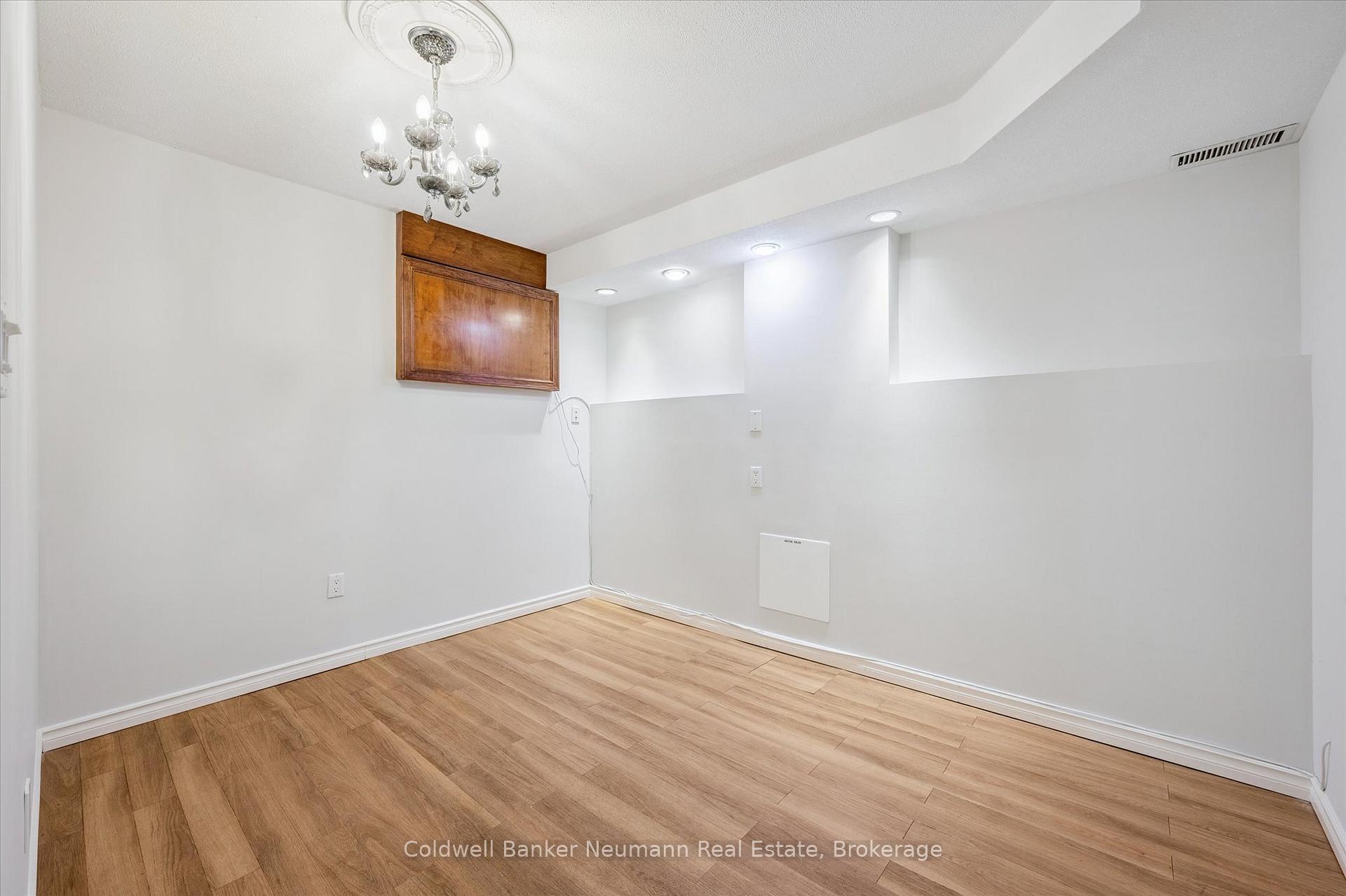 Photo 17 of 26 Upton Crescent, Guelph, Grange Road — HOMEH