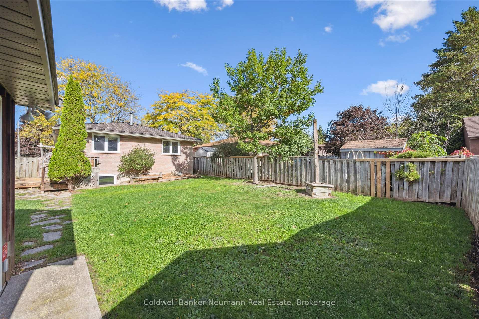 Photo 24 of 26 Upton Crescent, Guelph, Grange Road — HOMEH
