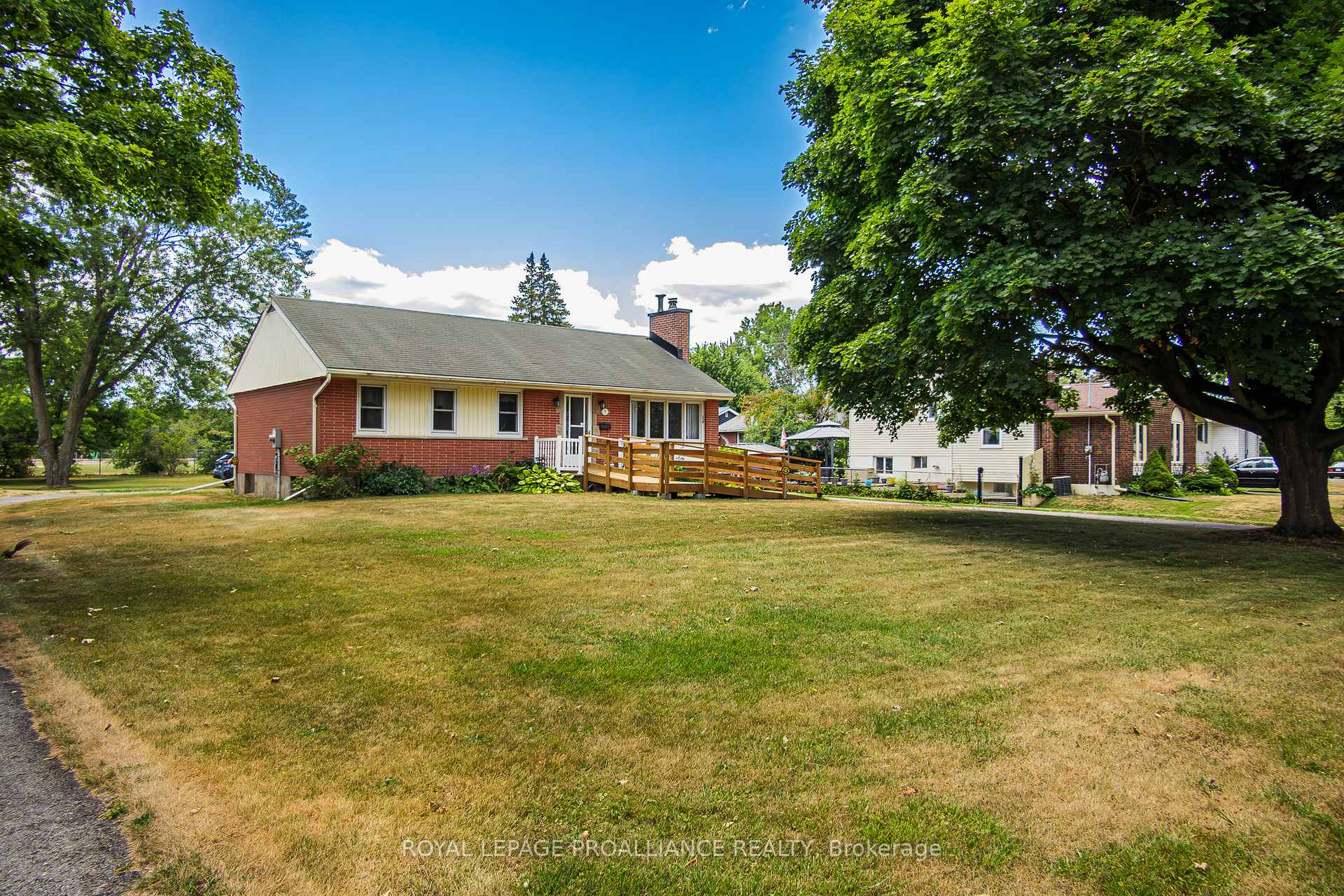 Photo 2 of 9 Maple Drive, Belleville, Belleville Ward — HOMEH