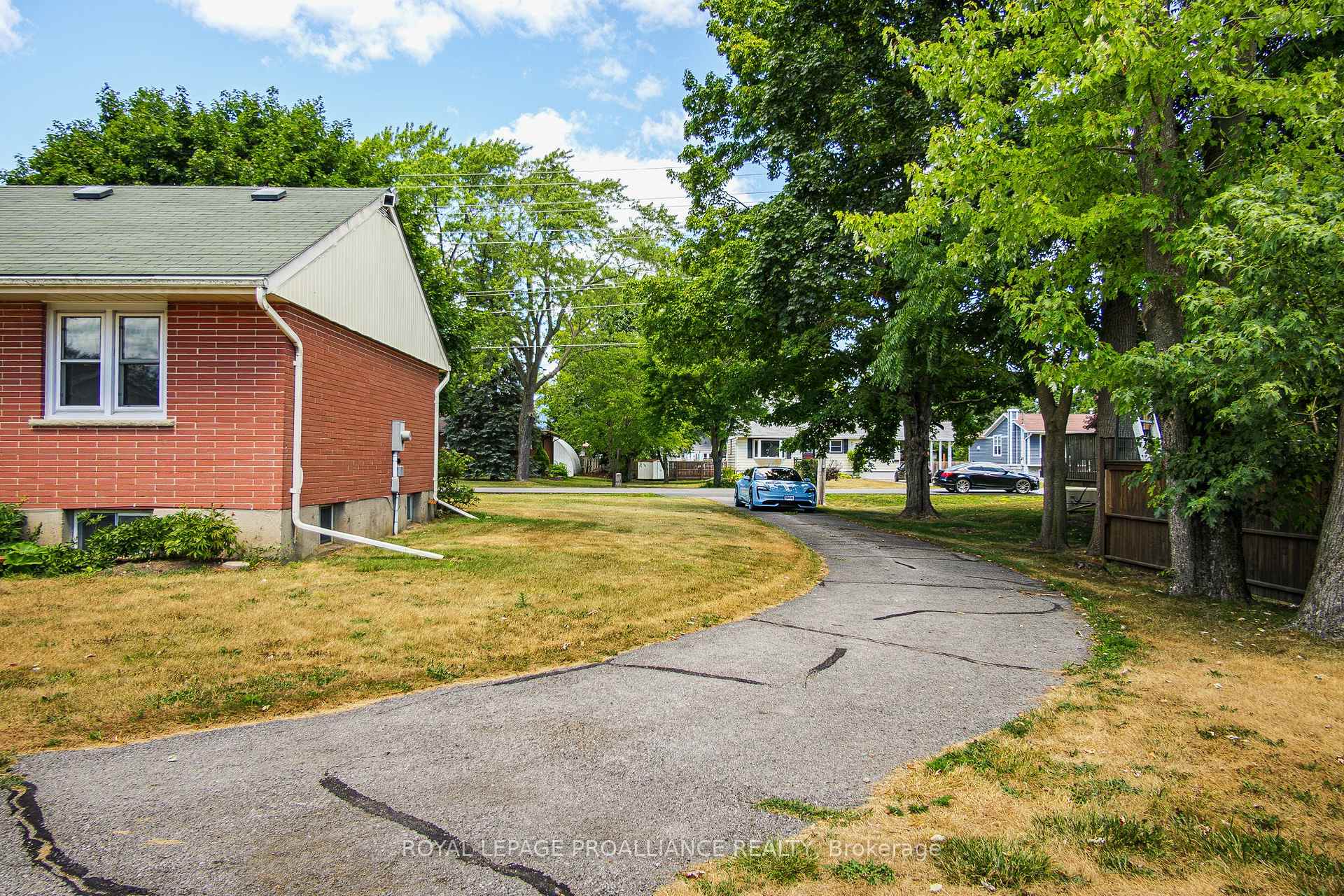 Photo 4 of 9 Maple Drive, Belleville, Belleville Ward — HOMEH