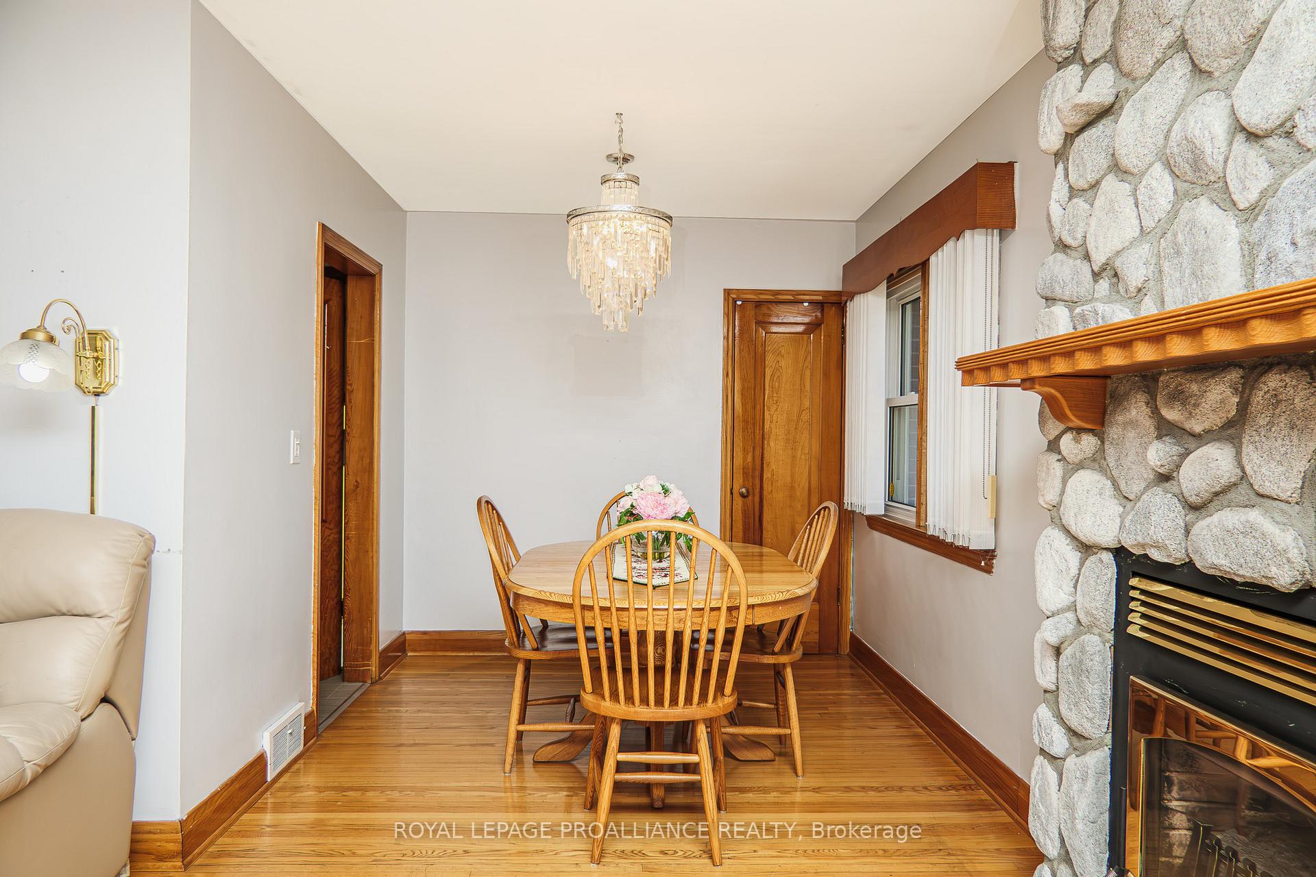 Photo 13 of 9 Maple Drive, Belleville, Belleville Ward — HOMEH