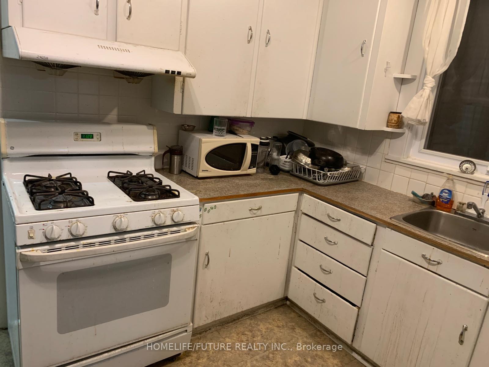 Photo 4 of 521 Monaghan Road, Peterborough, Otonabee Ward 1 — HOMEH