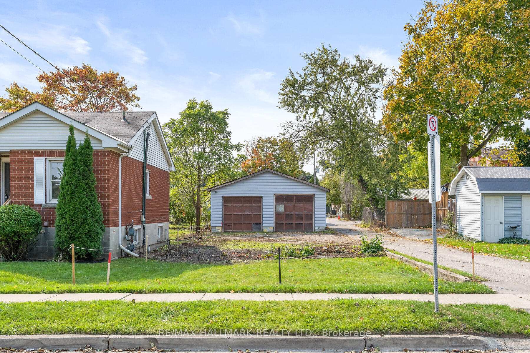 Photo 1 of 9 Lawrence Avenue, Guelph, St. Patrick's Ward — HOMEH