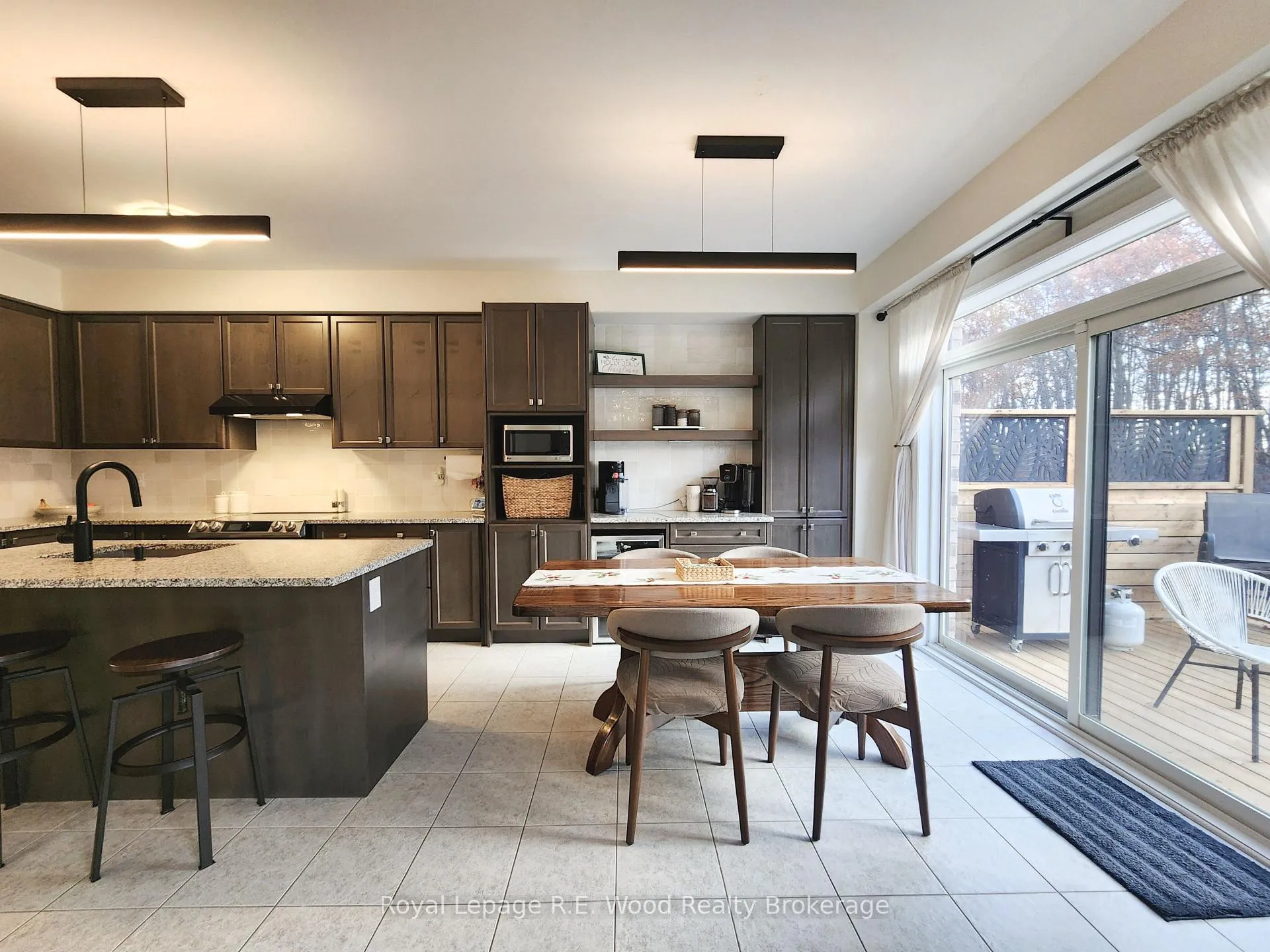 Photo 8 of 93 Cactus Crescent, Hamilton, Stoney Creek Mountain — HOMEH