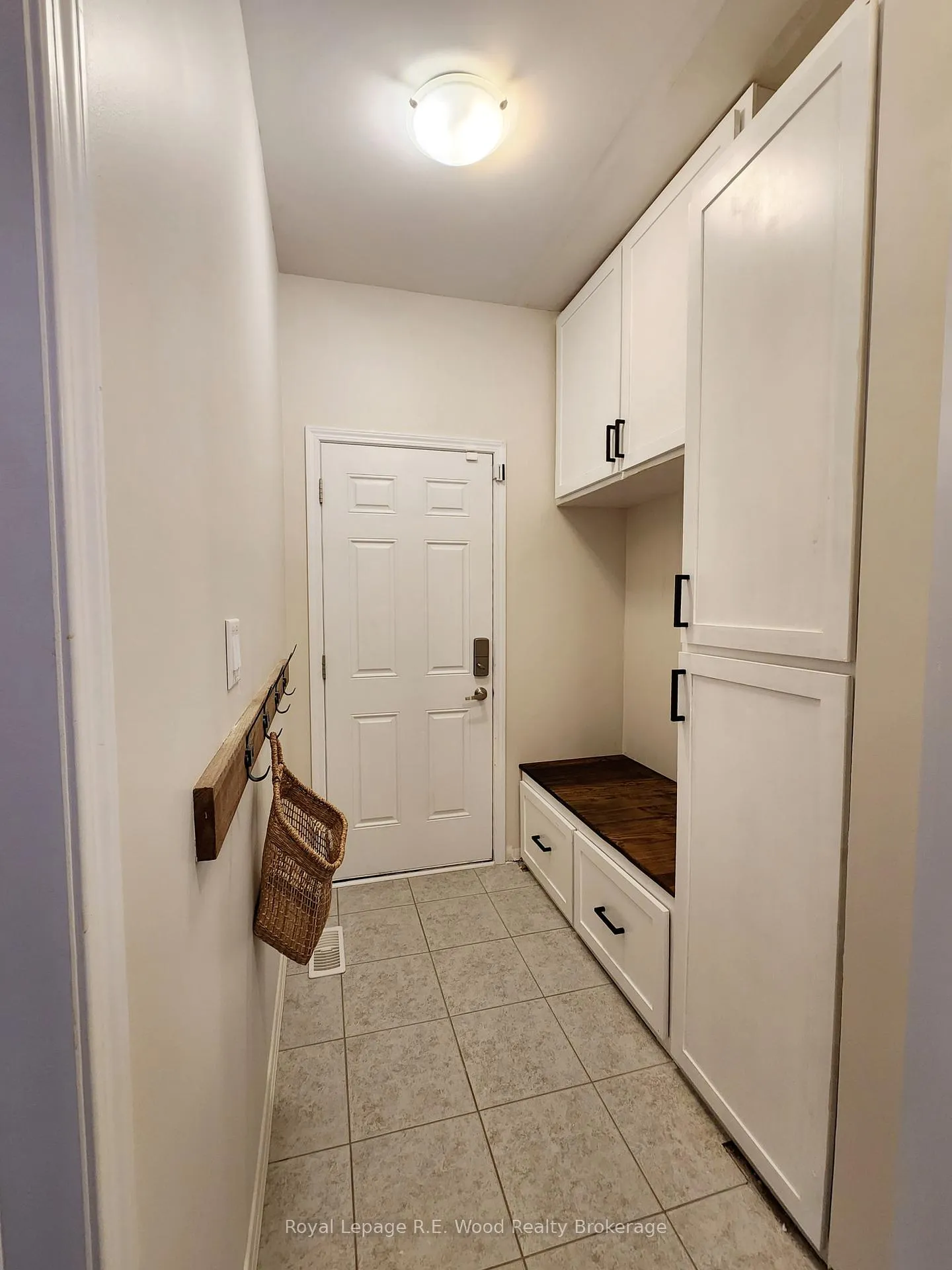 Photo 12 of 93 Cactus Crescent, Hamilton, Stoney Creek Mountain — HOMEH