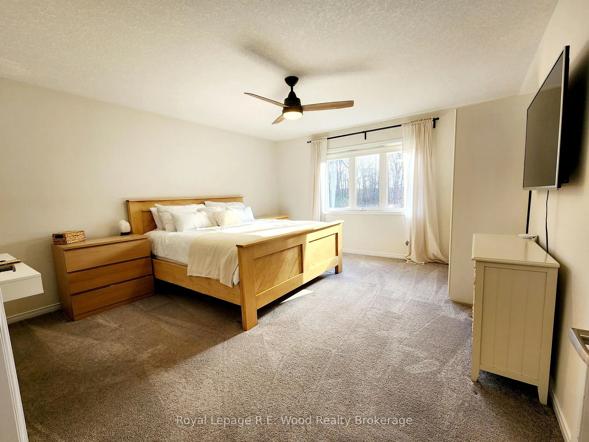 Photo 20 of 93 Cactus Crescent, Hamilton, Stoney Creek Mountain — HOMEH