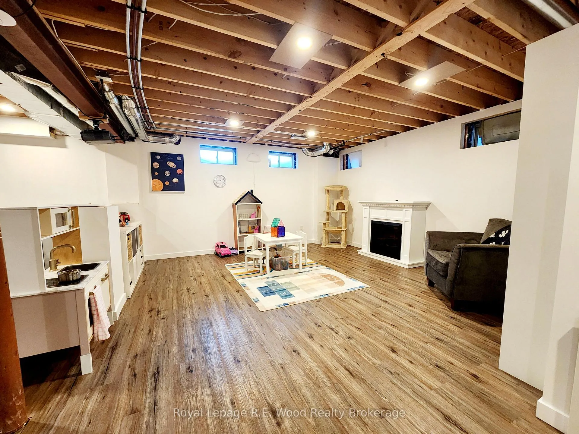 Photo 26 of 93 Cactus Crescent, Hamilton, Stoney Creek Mountain — HOMEH