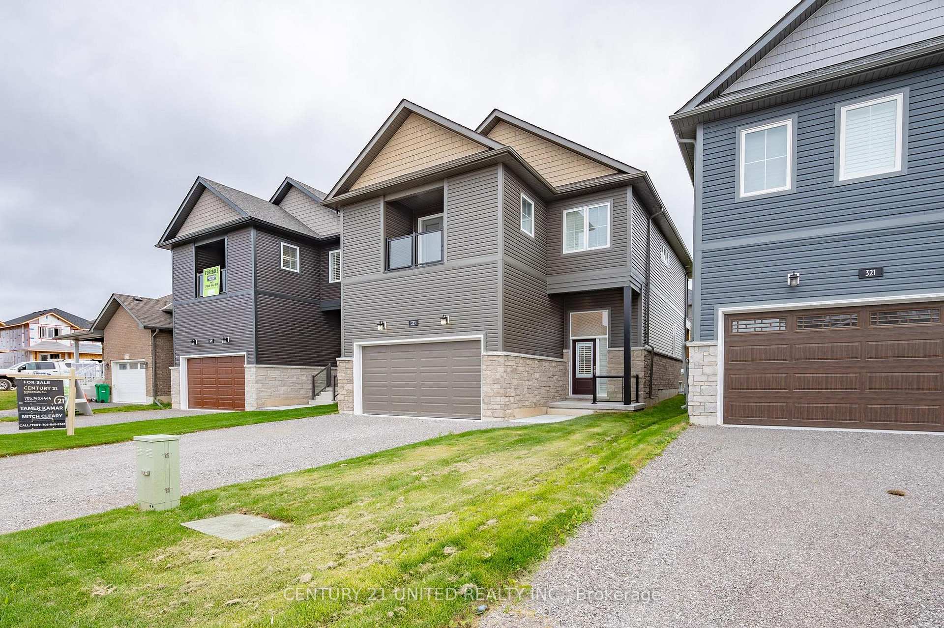 Photo 2 of 323 Mullighan Gardens, Peterborough, Monaghan Ward 2 — HOMEH