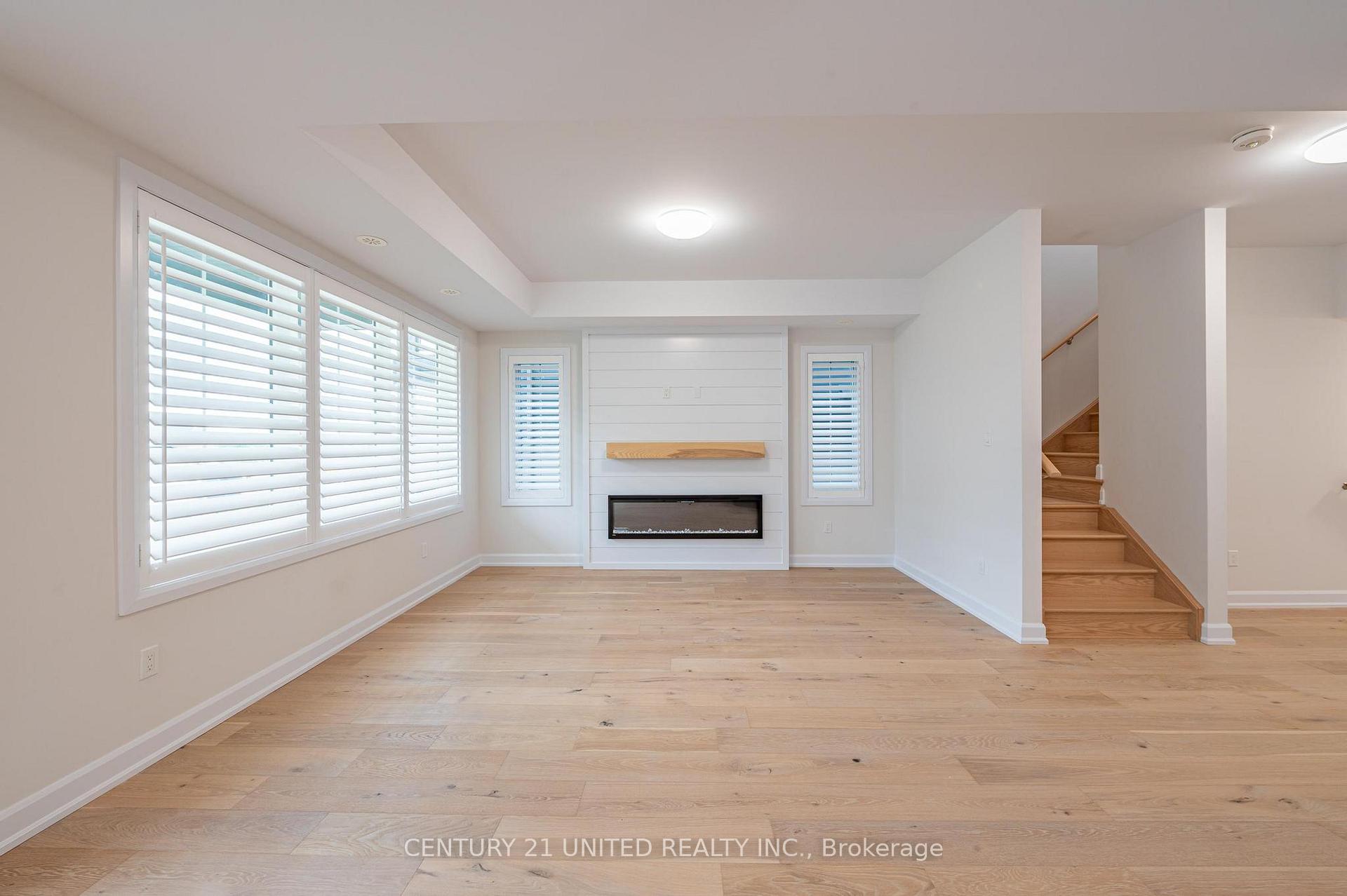 Photo 10 of 323 Mullighan Gardens, Peterborough, Monaghan Ward 2 — HOMEH