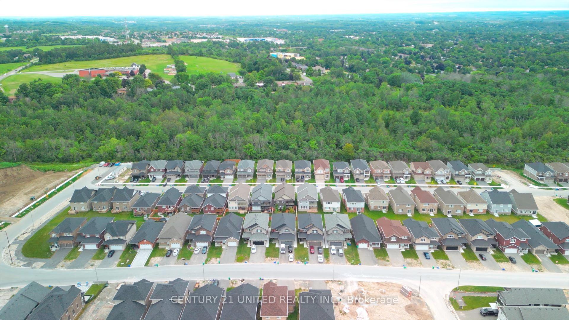 Photo 41 of 323 Mullighan Gardens, Peterborough, Monaghan Ward 2 — HOMEH