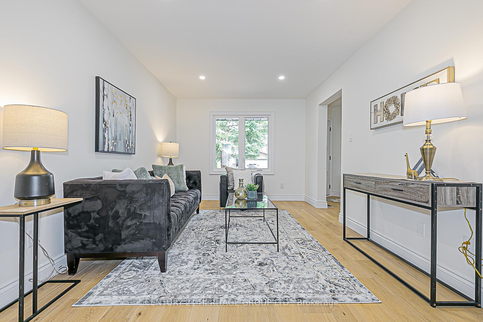 Photo 8 of 35 Buchanan Crescent, Aurora, Aurora Village — HOMEH