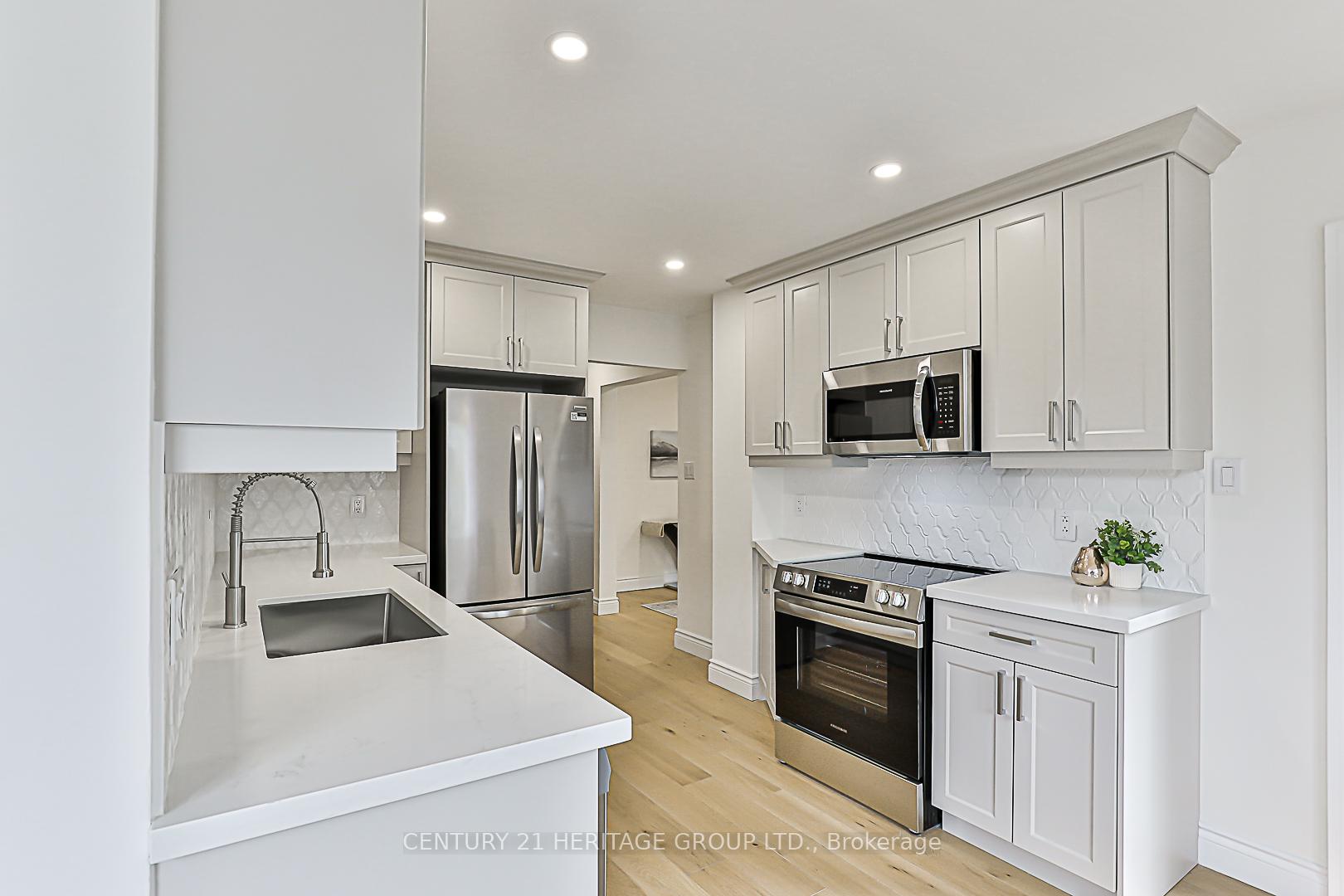 Photo 11 of 35 Buchanan Crescent, Aurora, Aurora Village — HOMEH