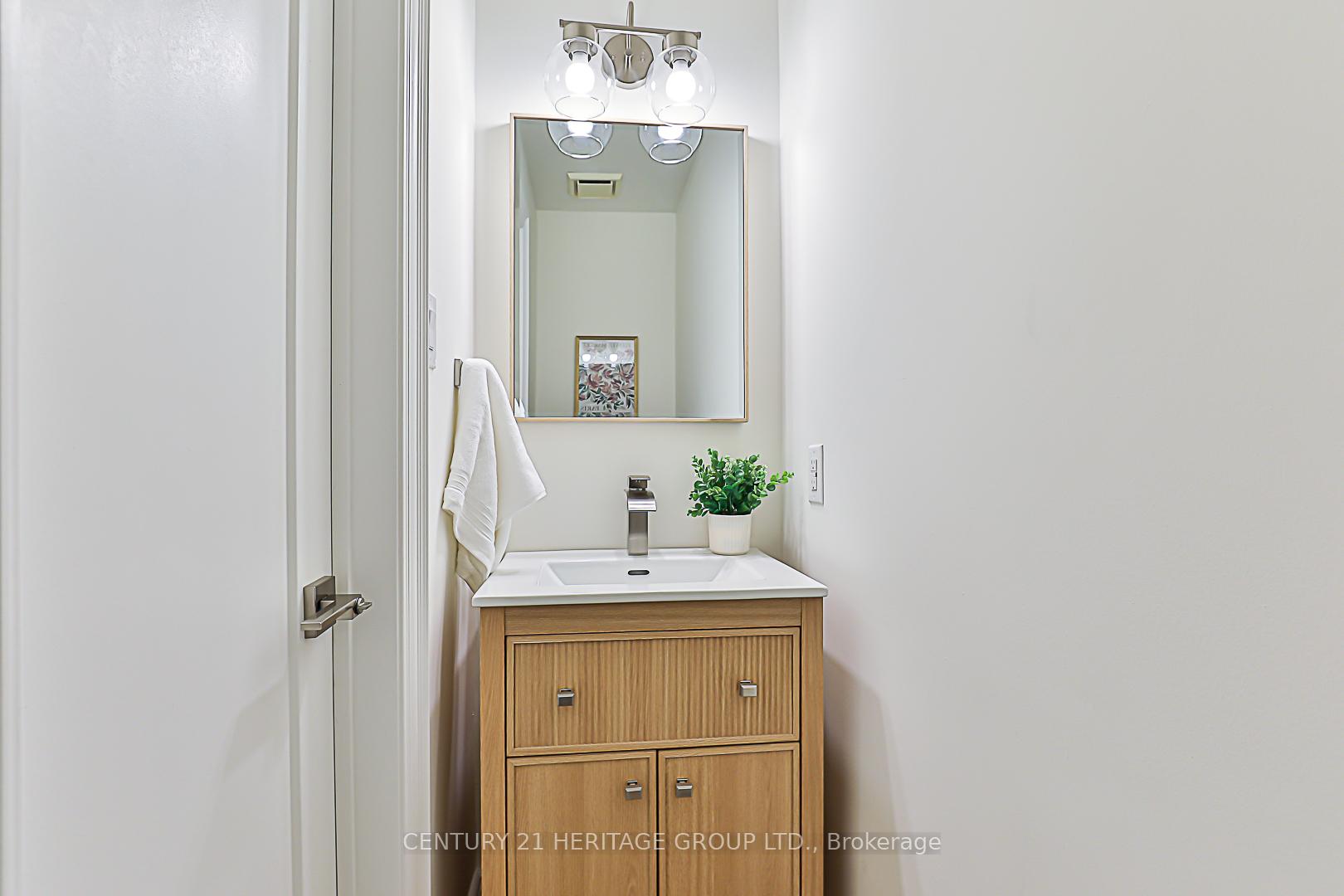 Photo 17 of 35 Buchanan Crescent, Aurora, Aurora Village — HOMEH
