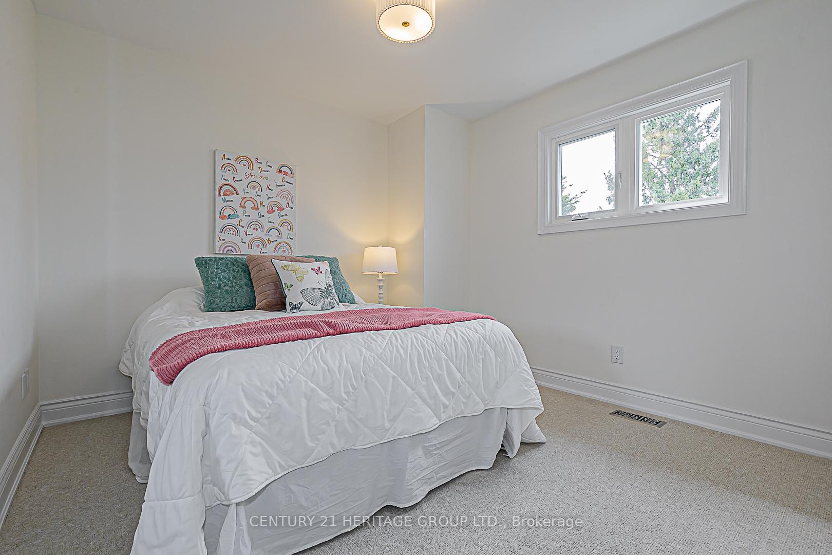 Photo 34 of 35 Buchanan Crescent, Aurora, Aurora Village — HOMEH