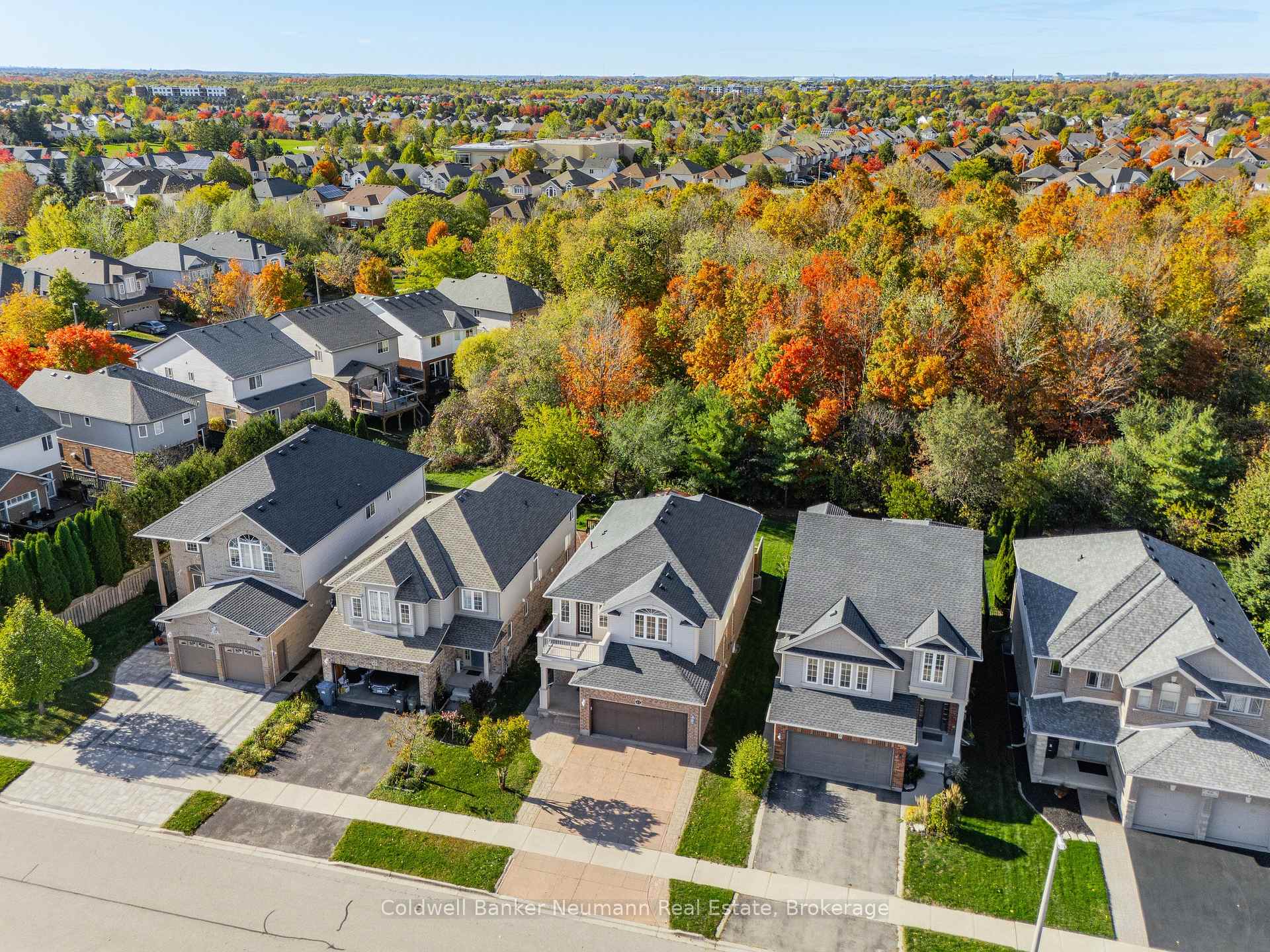 Photo 4 of 42 Mcarthur Drive, Guelph, Pineridge/Westminster Woods — HOMEH