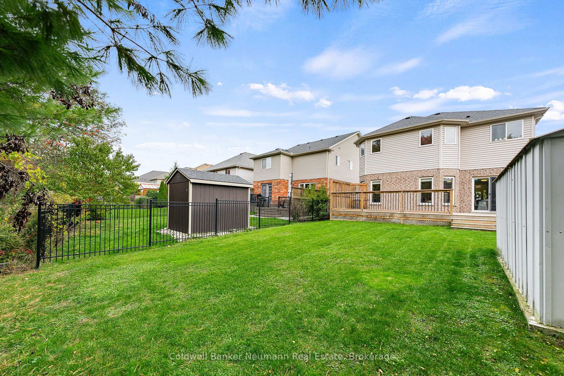 Photo 5 of 42 Mcarthur Drive, Guelph, Pineridge/Westminster Woods — HOMEH
