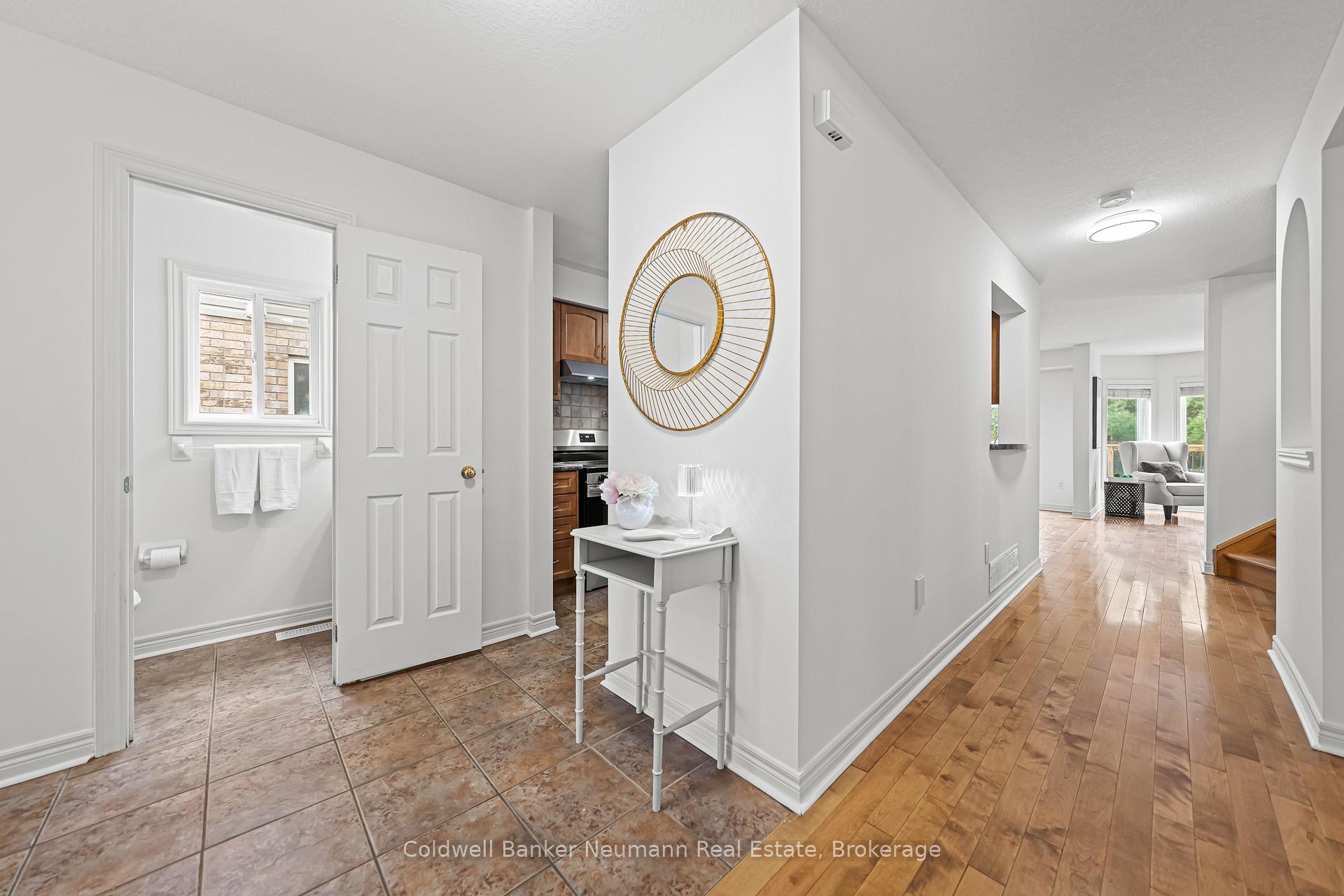 Photo 10 of 42 Mcarthur Drive, Guelph, Pineridge/Westminster Woods — HOMEH