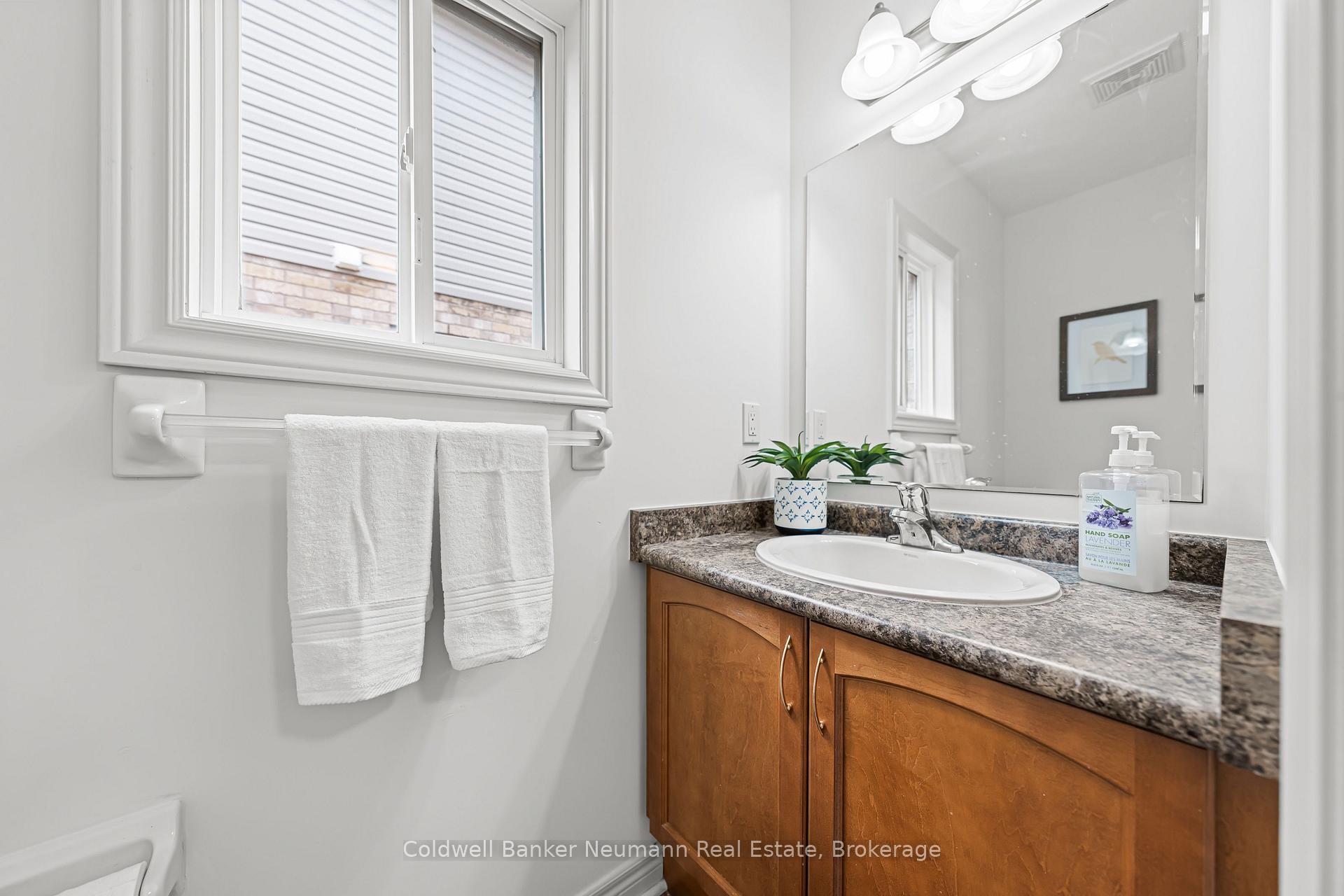 Photo 11 of 42 Mcarthur Drive, Guelph, Pineridge/Westminster Woods — HOMEH