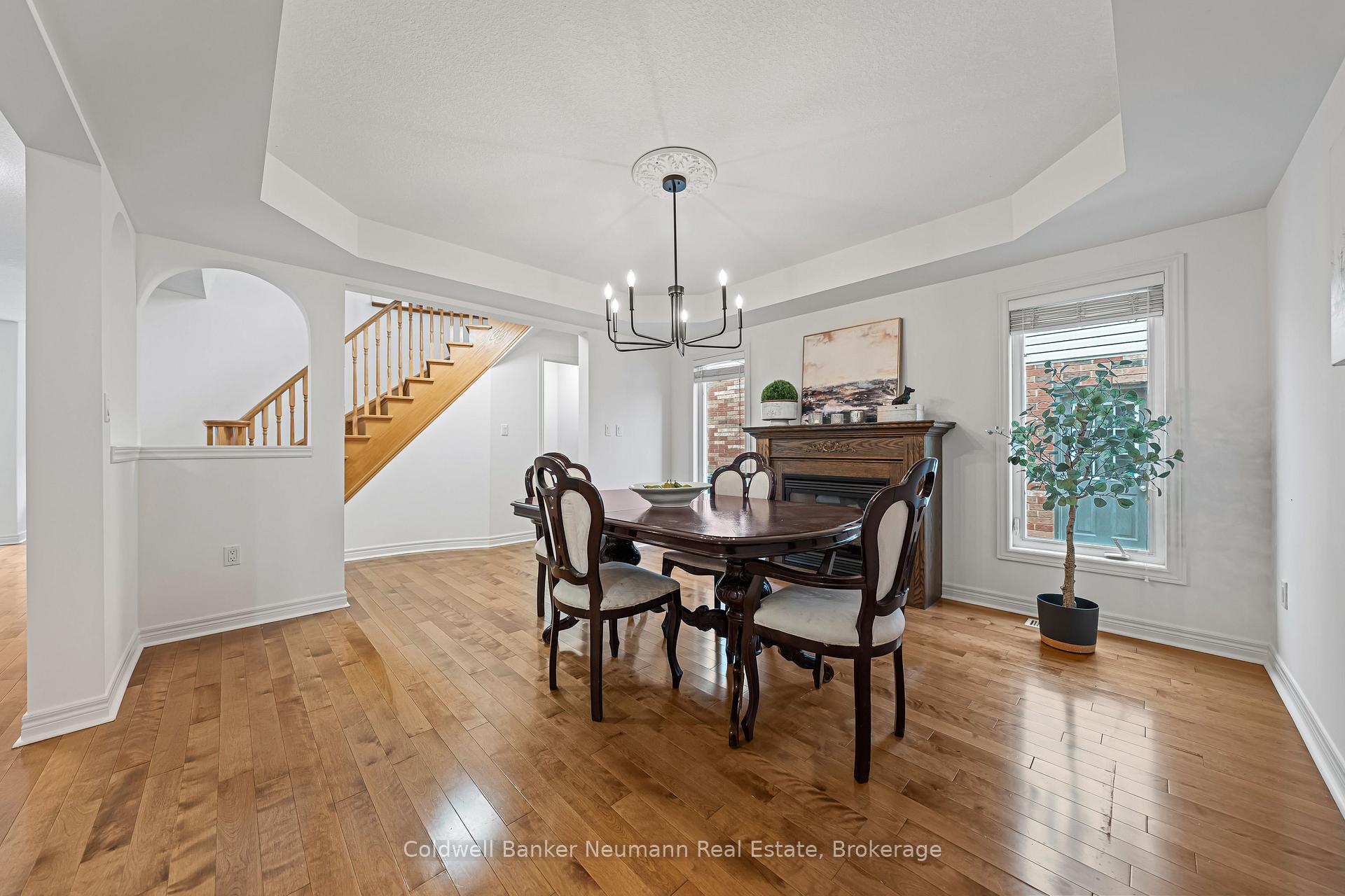 Photo 12 of 42 Mcarthur Drive, Guelph, Pineridge/Westminster Woods — HOMEH