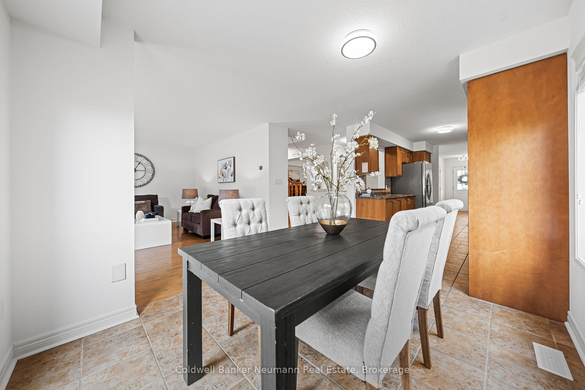 Photo 19 of 42 Mcarthur Drive, Guelph, Pineridge/Westminster Woods — HOMEH